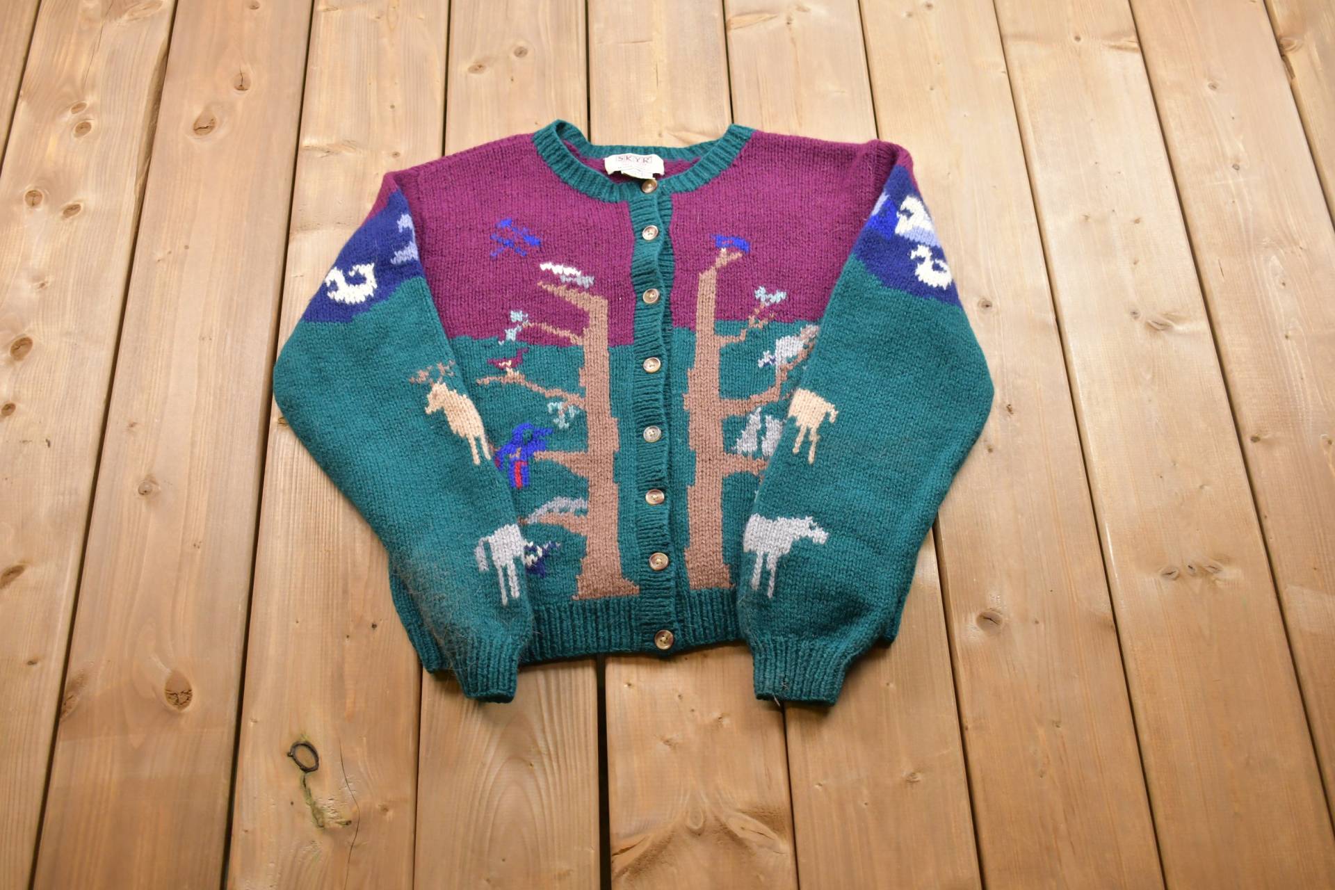 Vintage 1990Er Jahre Strickjacke 100% Wolle/Animal All Over Print 90Er Cardigan Natur Tiere Sweatshirt Streetwear von Lostboysvintage