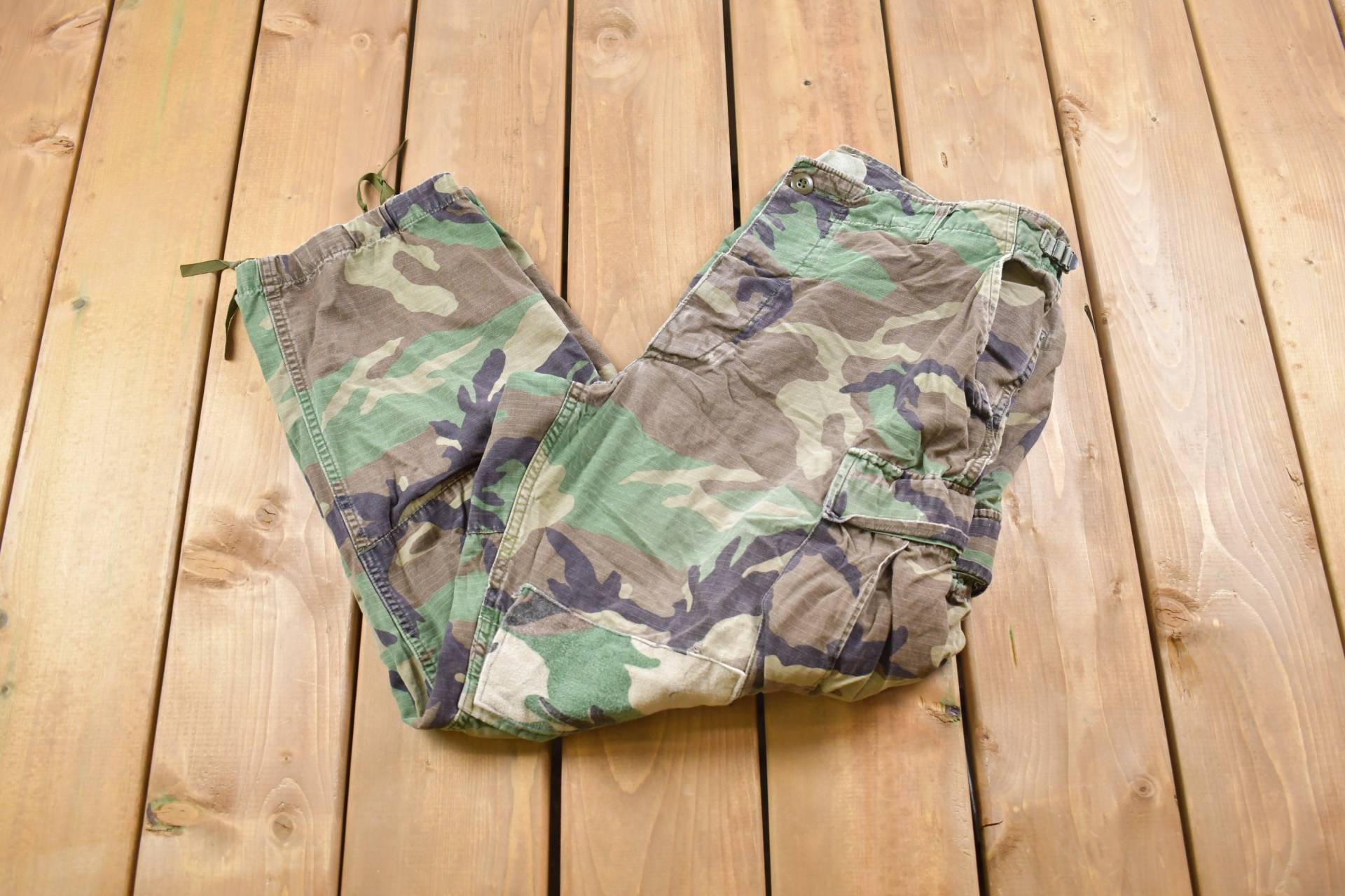 Vintage 1990Er Jahre Us Militär Woodland Camouflage Cargo Tasche Hose/streetwear Armeehose Militärhose Cargos Made in Usa von Lostboysvintage