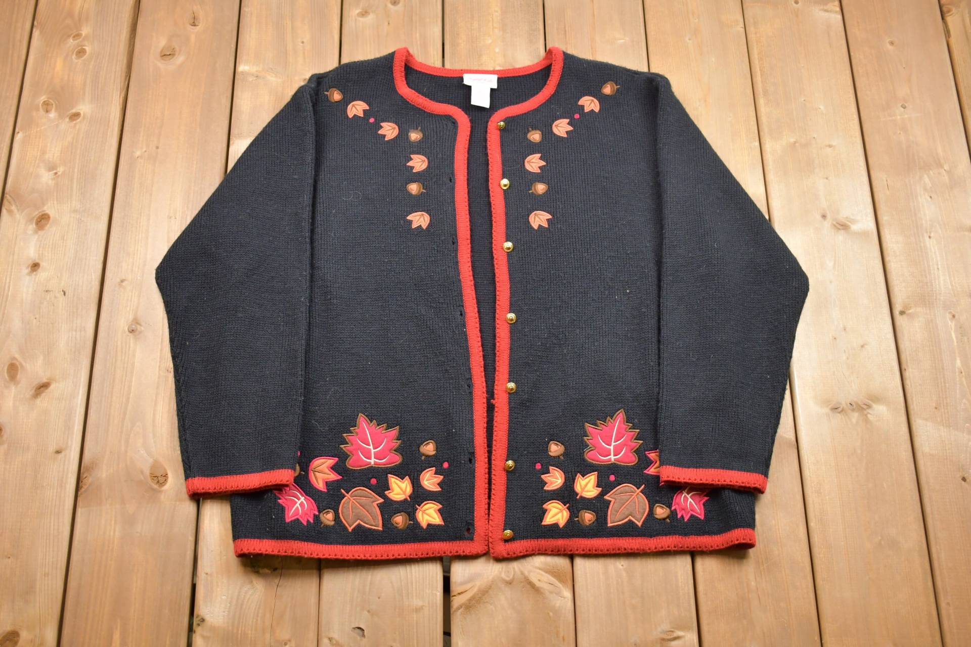 Vintage 1990Er Crystal Kole Herbstsaison Festlicher Cardigan Pullover/Button Up Patchwork Bestickt von Lostboysvintage