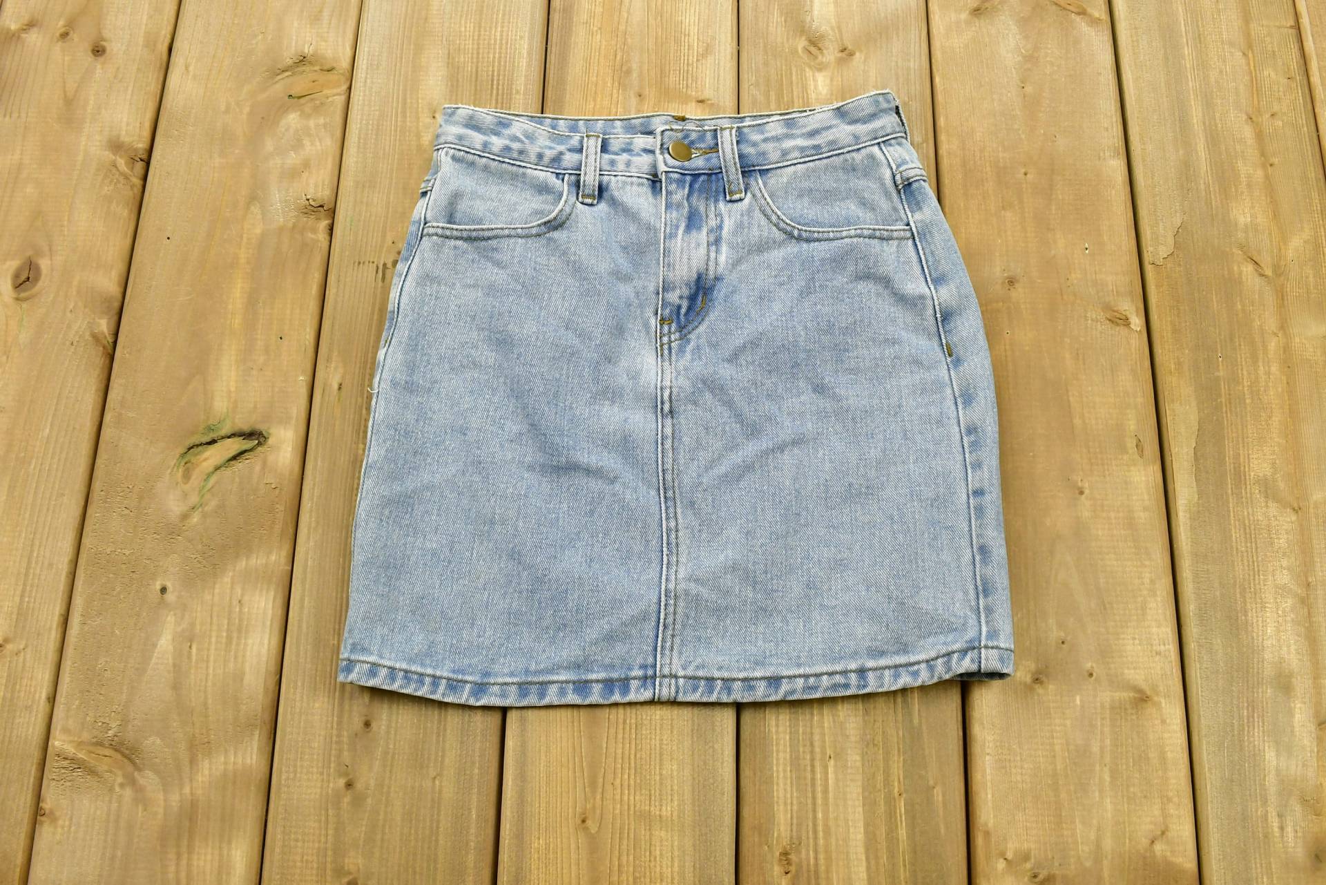 Vintage 1990S Damen Jeansrock Größe S/90S Streetwear Light Wash Rock Sommerkleidung von Lostboysvintage