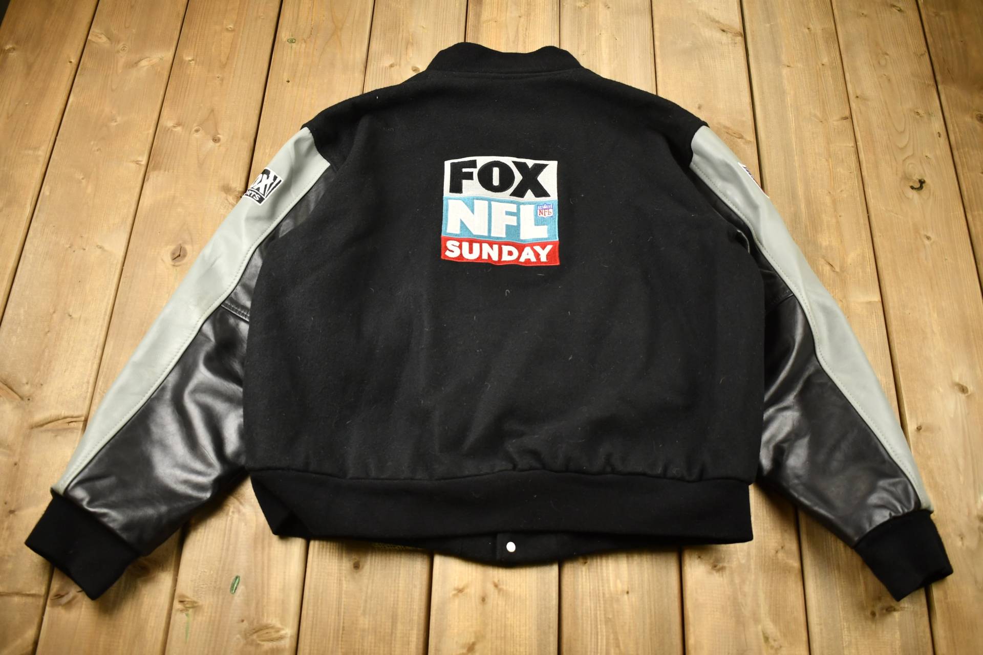 Vintage 1990Er Fox Nfl Sunday Garth Brooks Leder Varsity Jacke/Made in Usa Patchwork Bestickt Streetwear Fashion Fußball von Lostboysvintage