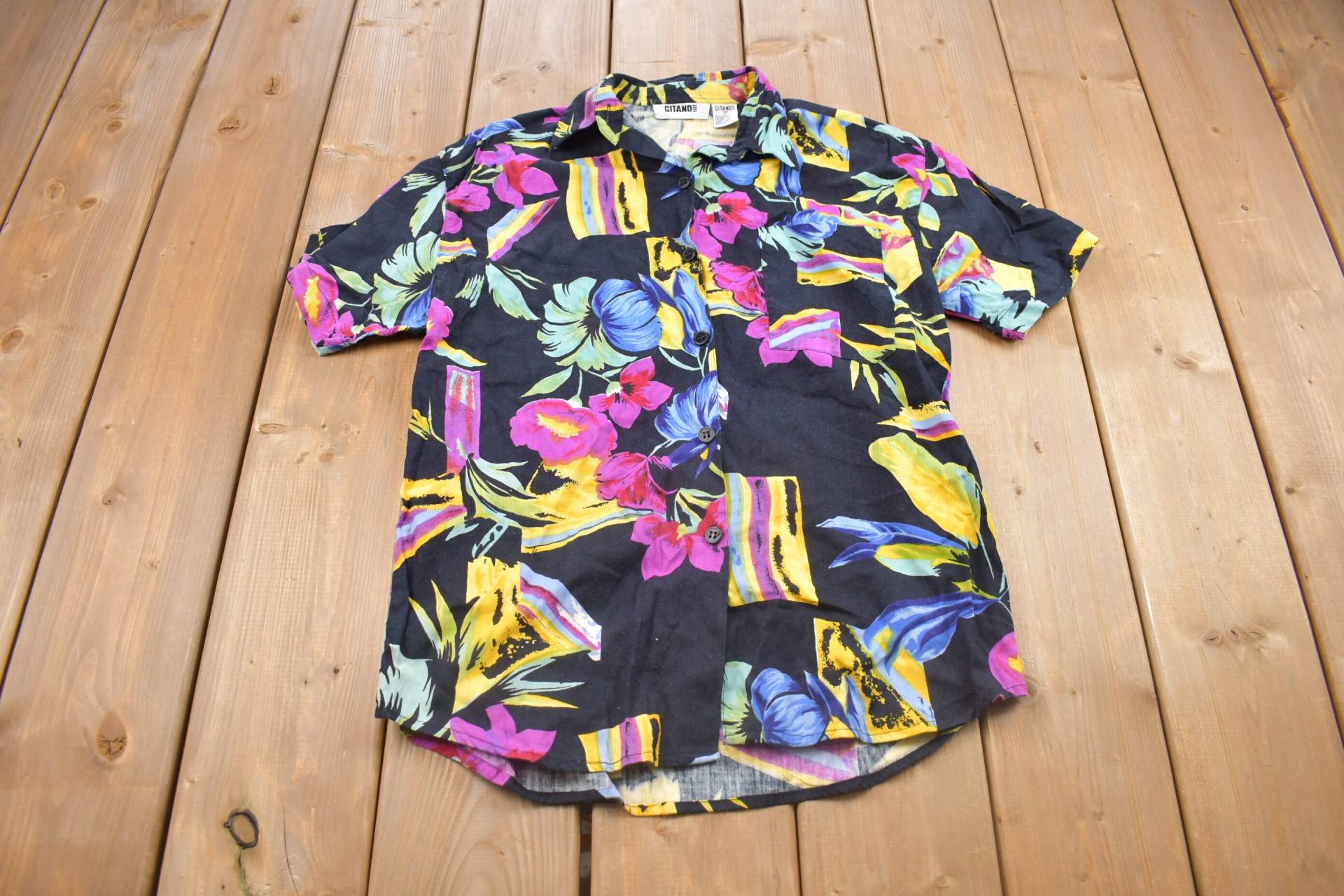 Vintage 1990S Gitano Floral Button Up Kurzarm Hemd/Abstraktes Muster Freizeithemd Formelles von Lostboysvintage