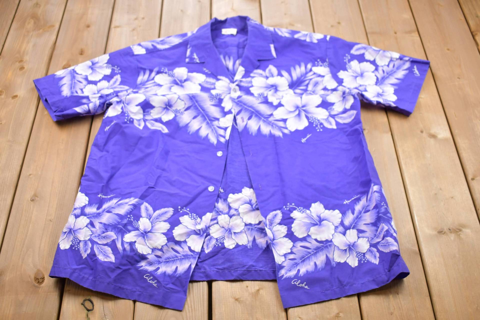 Vintage 1990S Hawaiihemd/Hawaii Hemd Mit Knöpfen Blumenmuster Beachwear Freizeitkleidung /Resort Wear Sommerkleidung von Lostboysvintage