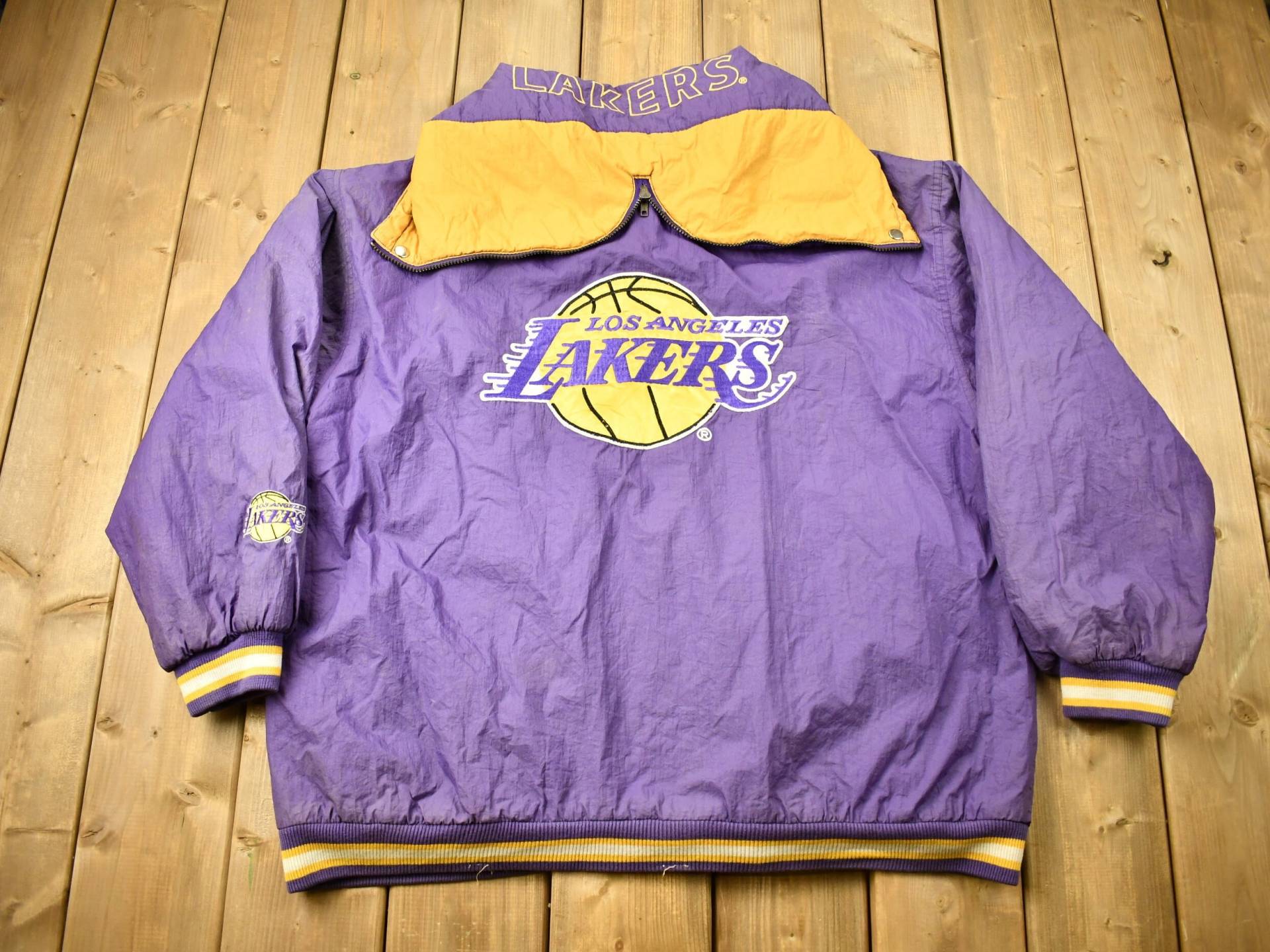 Vintage 1990Er Los Angeles Lakers Nba Full Zip Puffer Jacke/Game Day Farbblock Sportbekleidung Patchwork Bestickt von Lostboysvintage