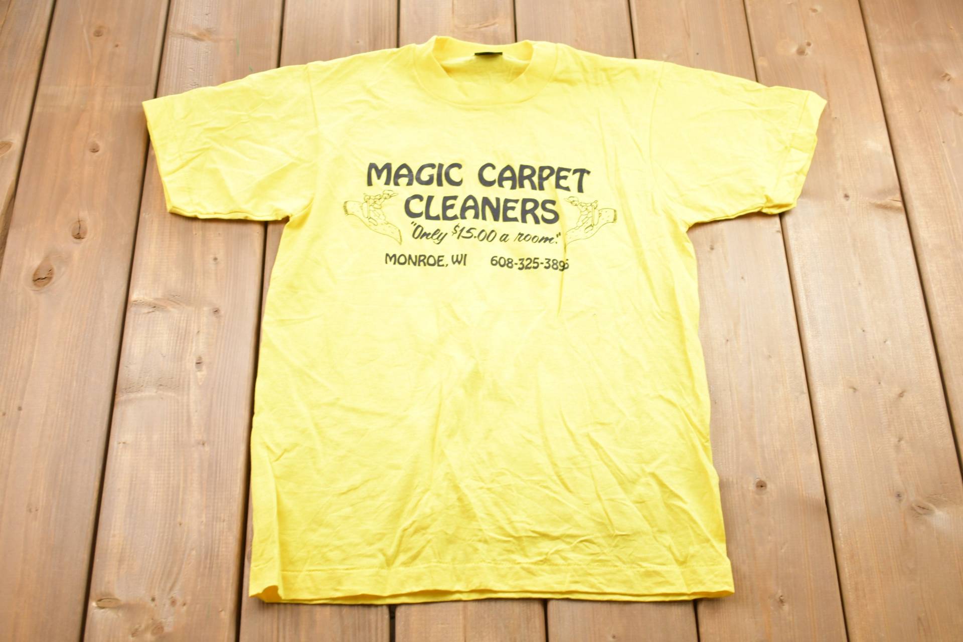 Vintage 1990Er Magic Carpet Cleaners Grafik T-Shirt/80Er 90Er Jahre Streetwear Retro Style Single Stitch Made in Usa von Lostboysvintage