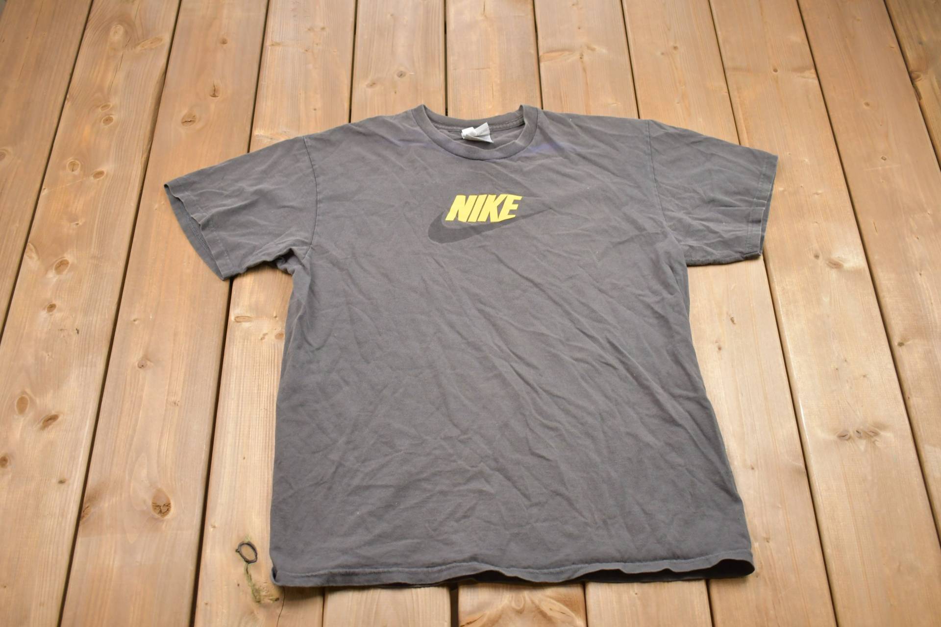 Vintage 1990S Nike Logo T-Shirt/90S Streetwear Athleisure Marke Und Einstich Made in Usa von Lostboysvintage