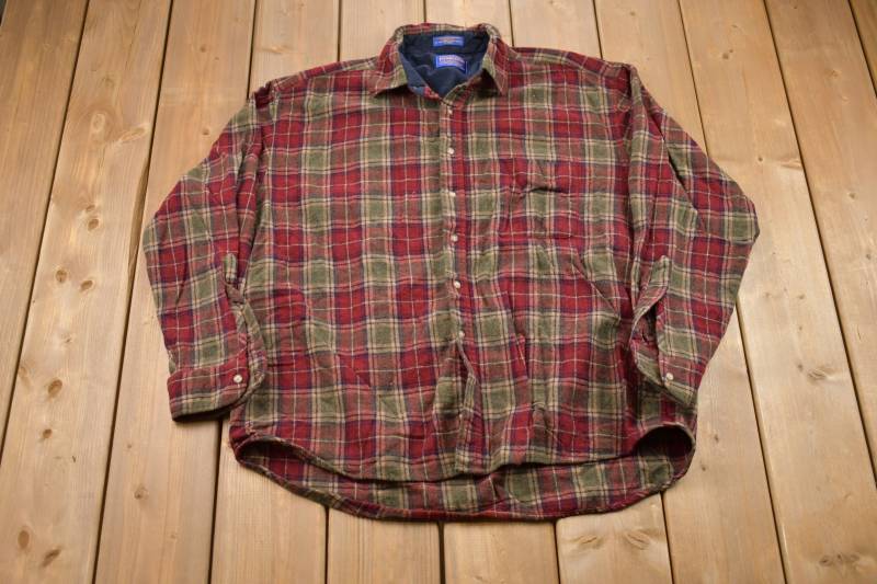 Vintage 1990S Pendleton Kariertes Hemd/100% Schurwolle Loop Button Outdoor Freizeitkleidung Made in Usa Flanell von Lostboysvintage