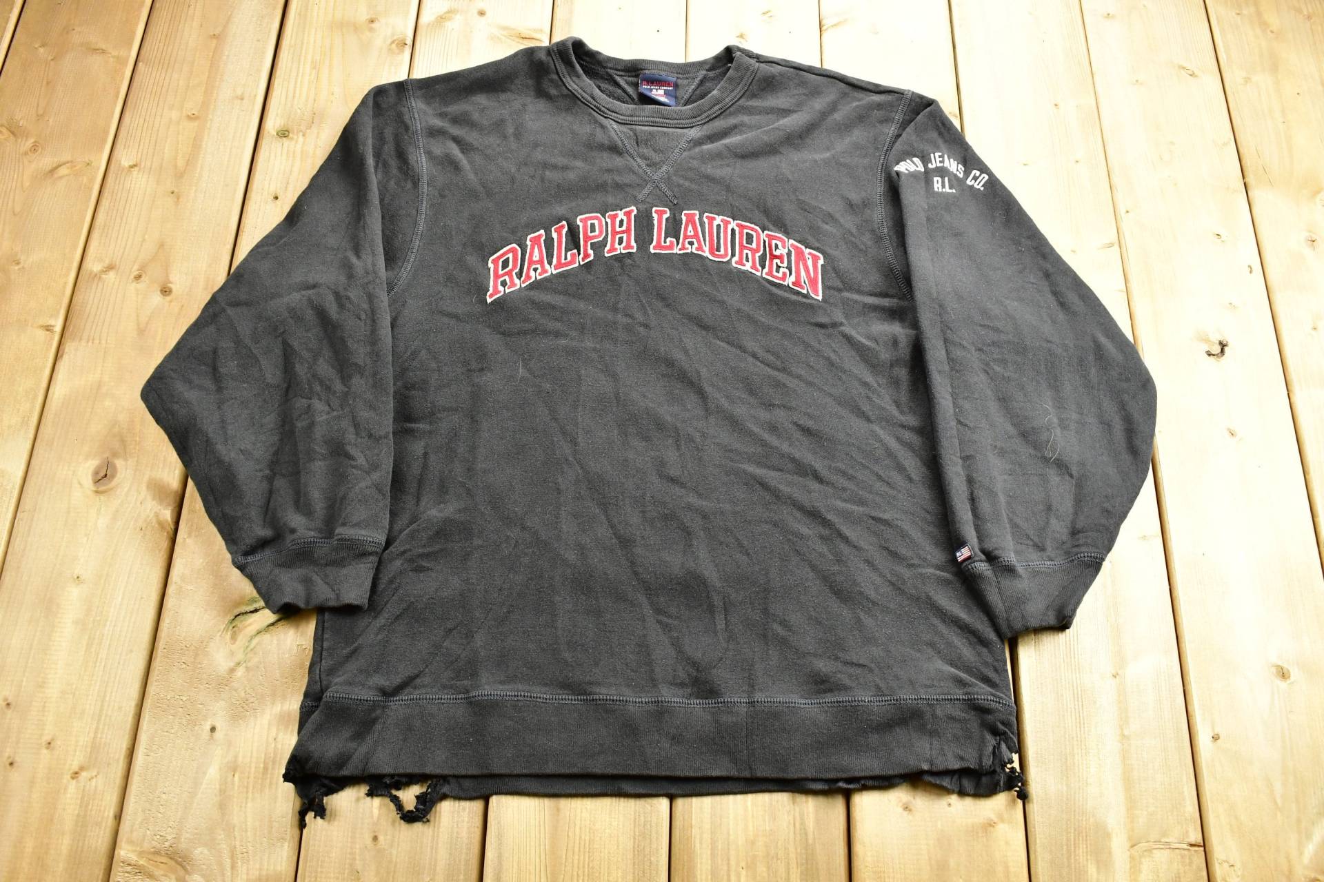 Vintage 1990S Poloshirt Ralph Lauren Besticktes Sweatshirt Mit Rundhalsausschnitt/90Er Jahre Distressed Streetwear von Lostboysvintage