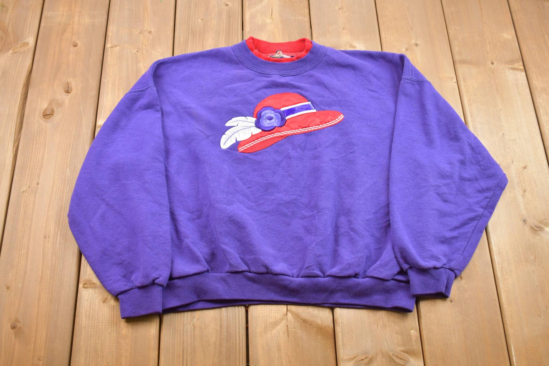 Vintage 1990Er Jahre Besticktes Hut-Crewneck-Sweatshirt/90Er-Crewneck Souvenir Athleisure Streetwear Reisen Und Tourismus Made in Usa von Lostboysvintage