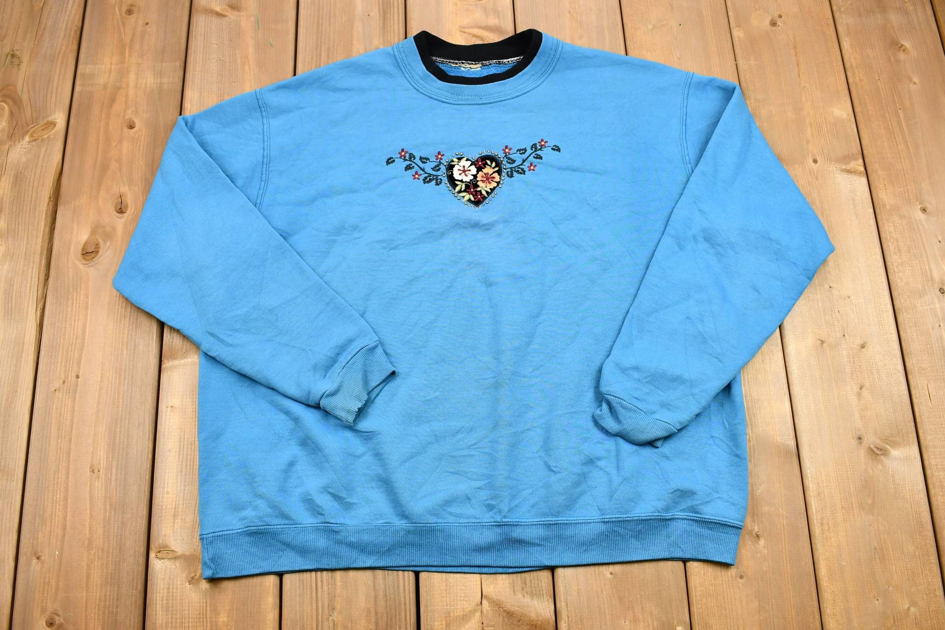 Vintage 1990Er Jahre Blumenherz Besticktes Double Crewneck Sweatshirt/Blumen Pullover American Streetwear Oma von Lostboysvintage