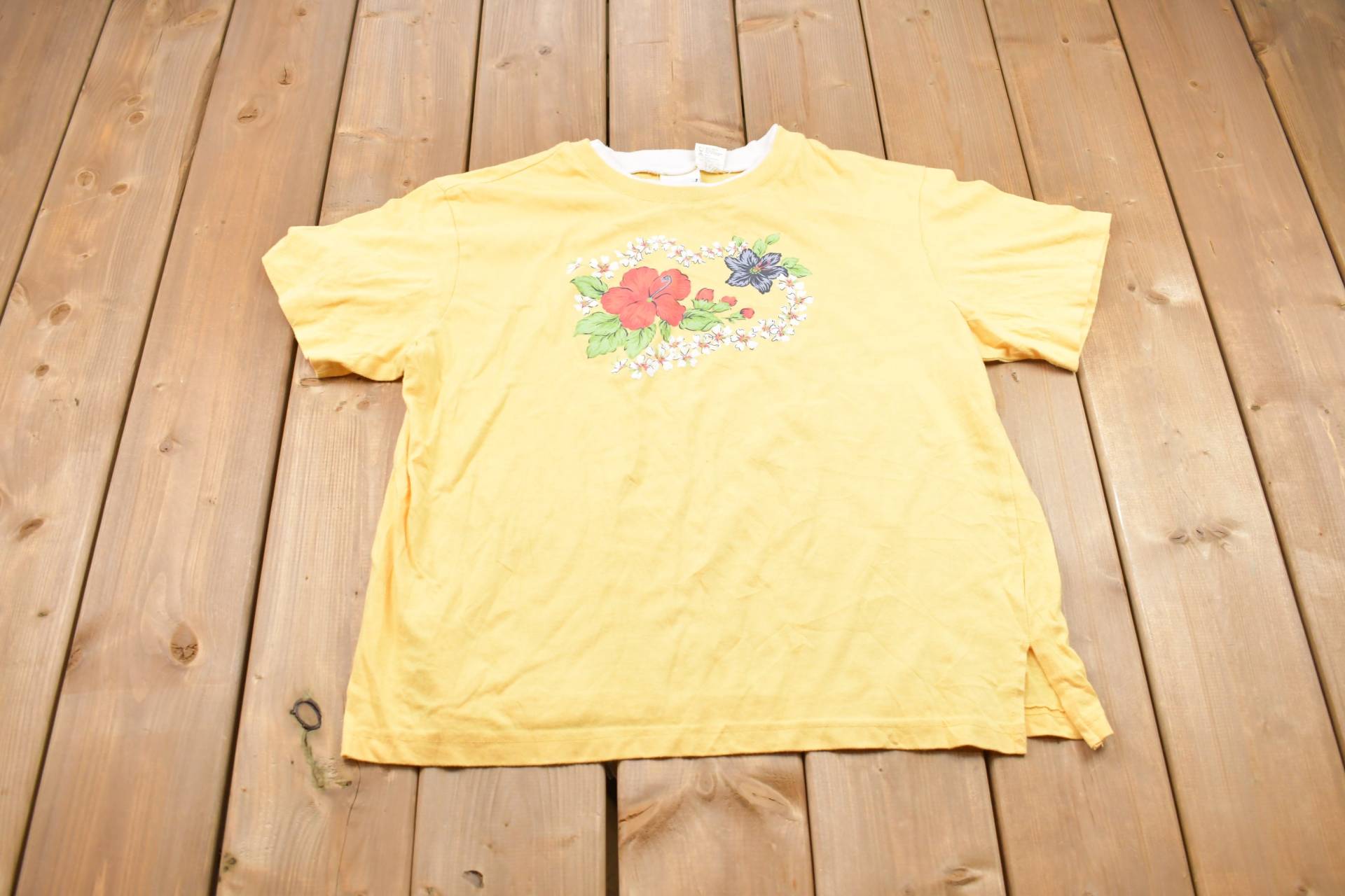 Vintage 1990Er Jahre Blumen Grafik T-Shirt/Streetwear Retro Style Single Stitch Made in Usa 90Er von Lostboysvintage