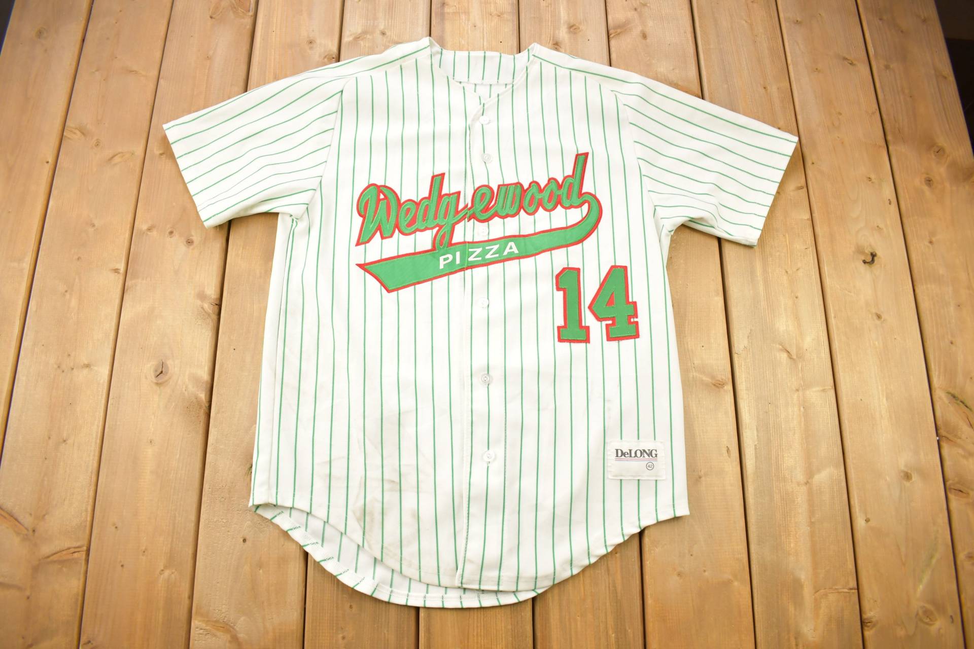 Vintage 1990S Wedgewood Pizza Baseball Style Delong #14 Jersey/Streetwear Nadelstreifen Urlaubs T-Shirt Reise Größe 40 von Lostboysvintage