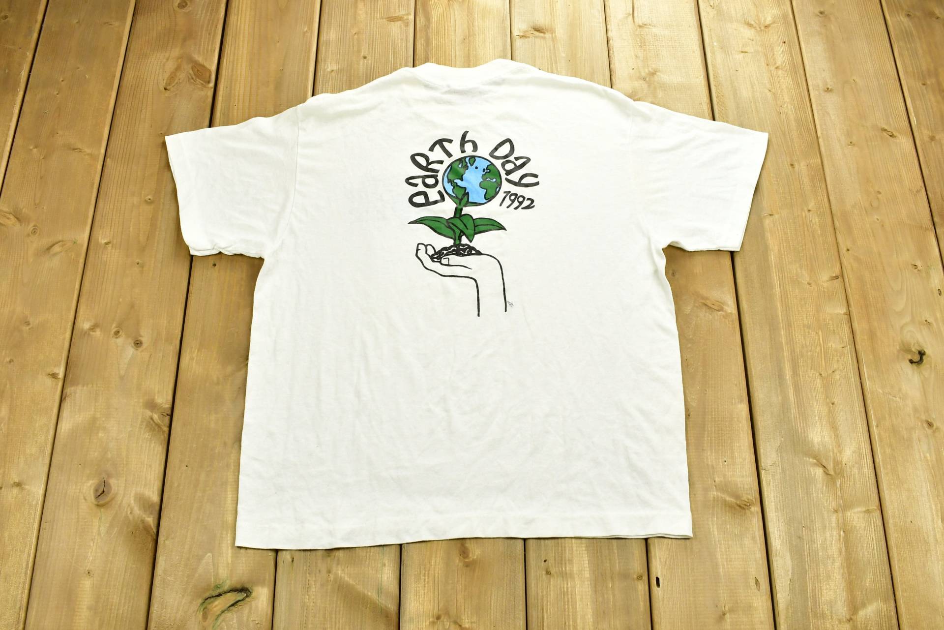 Vintage 1992 Earth Day T-Shirt/E.a.c. Grafik 80Er 90Er Streetwear Retro-Stil Einzelstich Hergestellt in Den Usa von Lostboysvintage