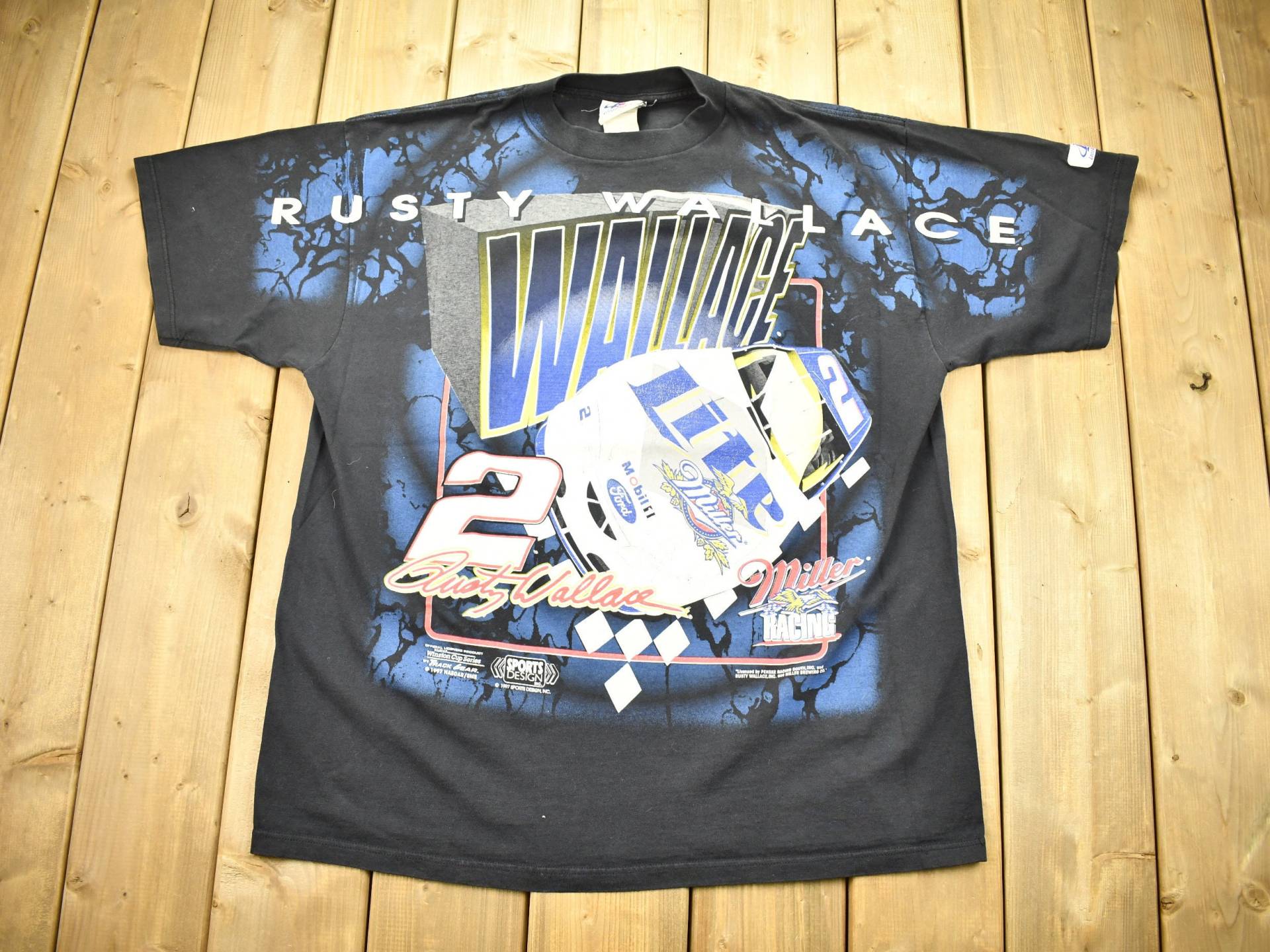 Vintage 1997 T-Shirt Rusty Wallace All Over Print Nassar/Logo Athletic Ascar Racing 90S Streetwear Athleisure von Lostboysvintage