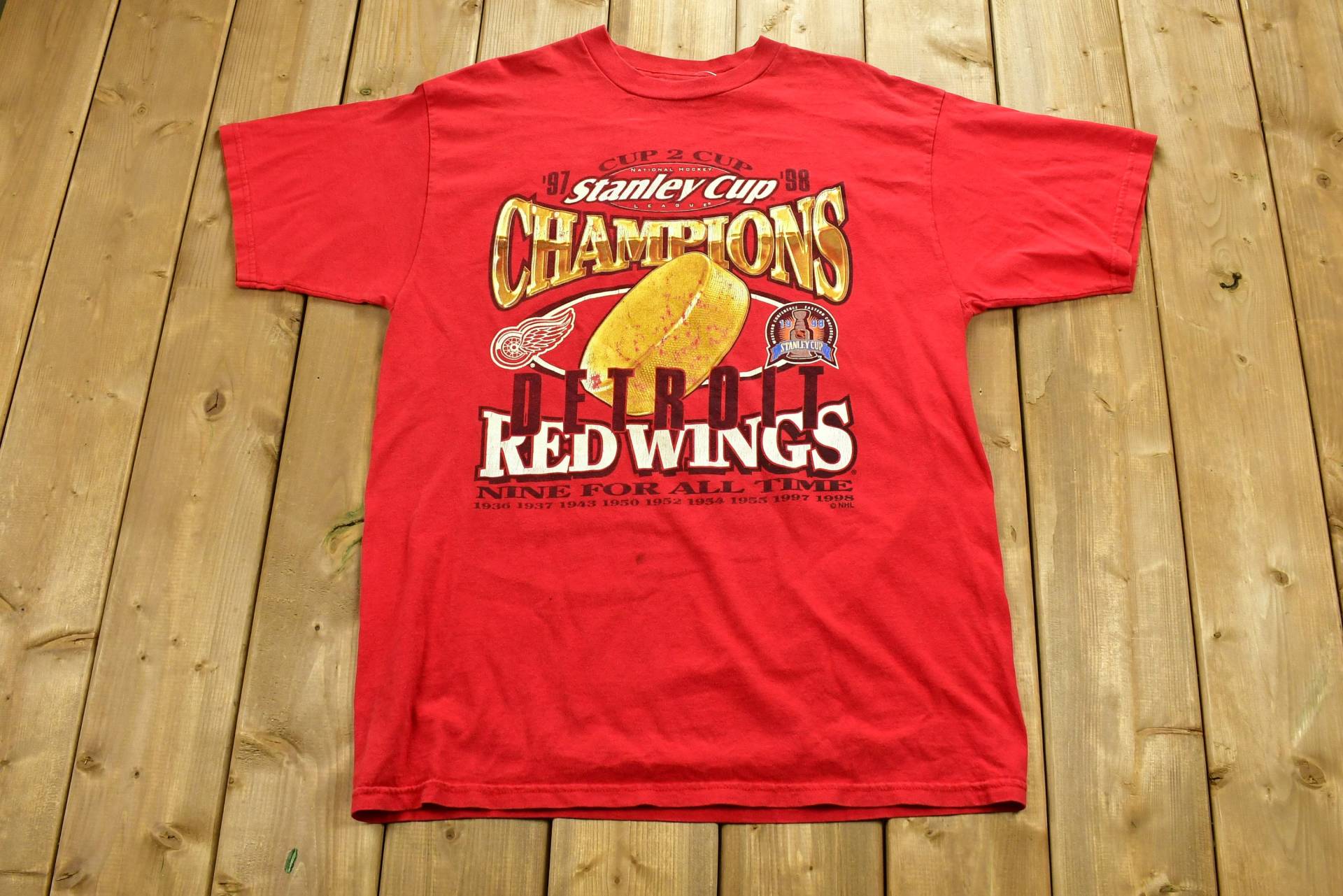 Vintage 1998 Detroit Red Wings Stanley Cup T-Shirt/Hockey Nhl 90S Streetwear Athleisure Sportswear von Lostboysvintage