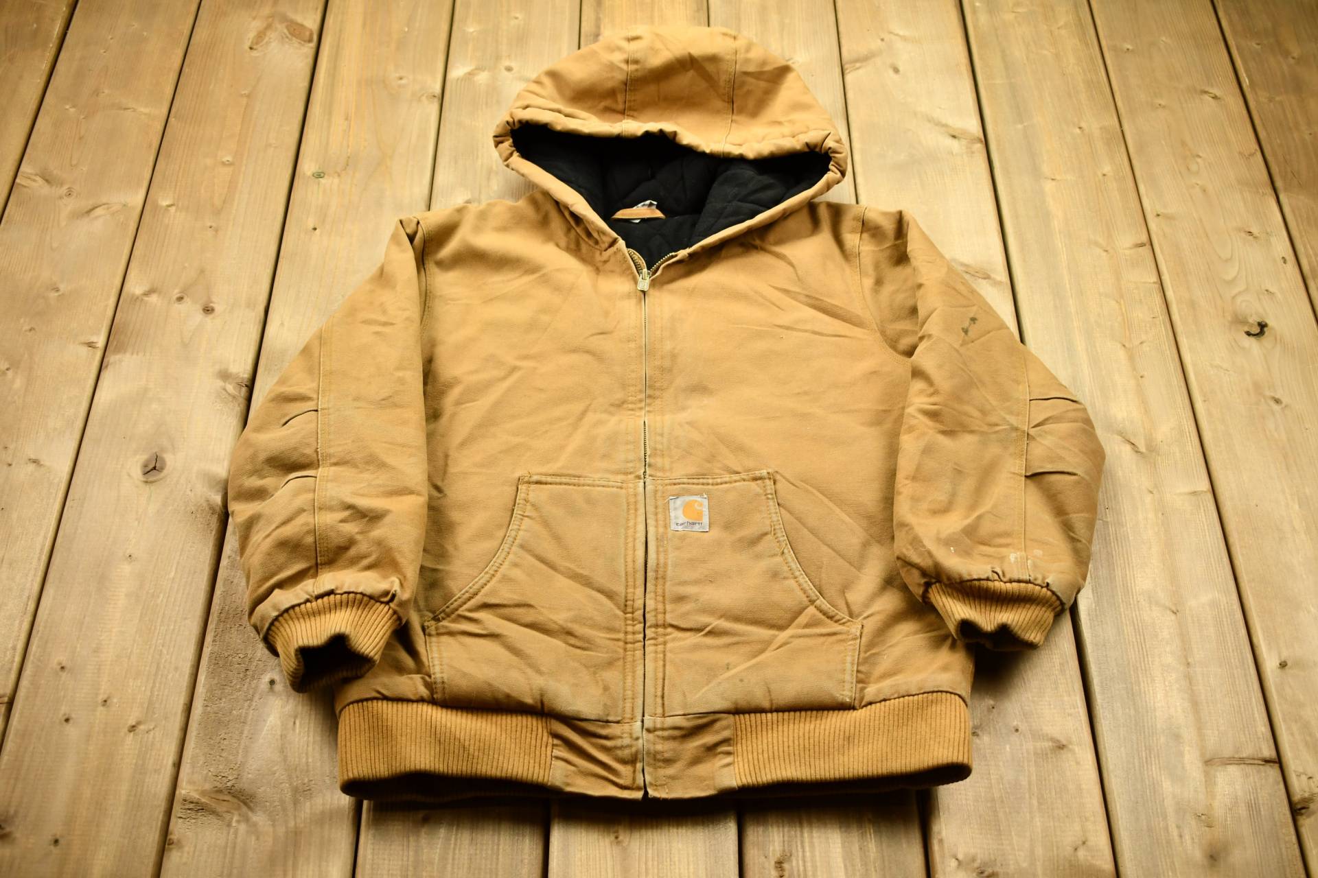 Vintage 2000S Carhartt Kapuzenjacke Für Kinder/Workwear Streetwear Made in Usa Fleece Gefütterte Jacke Distressed Y2K Vintage 2000S Carhartt Kapuzenjacke Für Kinder/Workwear Streetwear Made in Usa Fleece Gefütterte Jacke Distressed Y2K von Lostboysvintage