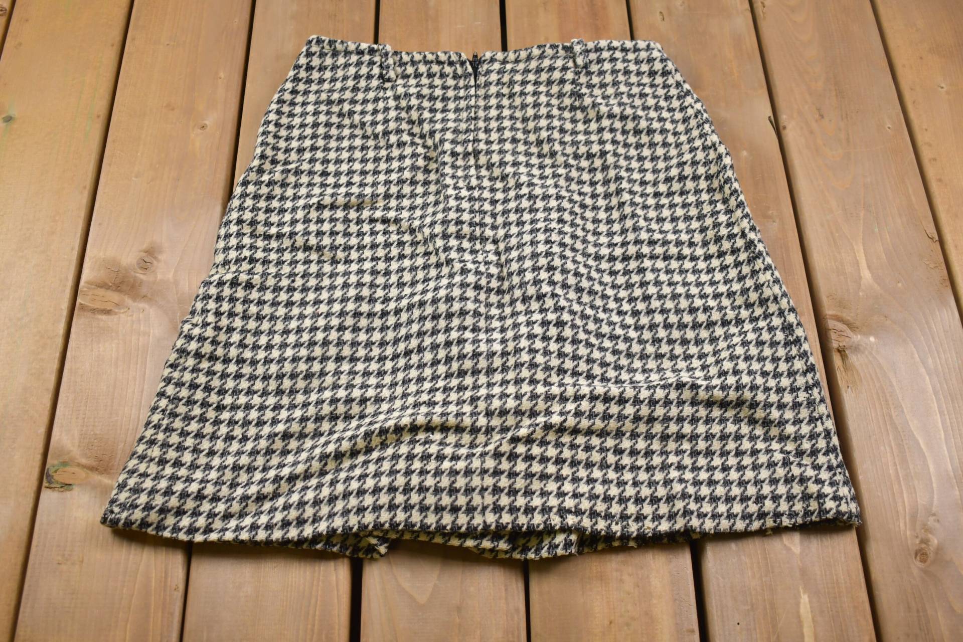 Vintage 80Er Jahre Leon Levin Hounds Tooth Rock/72cm Taille X 56cm Länge Frauen Streetwear Fashion von Lostboysvintage