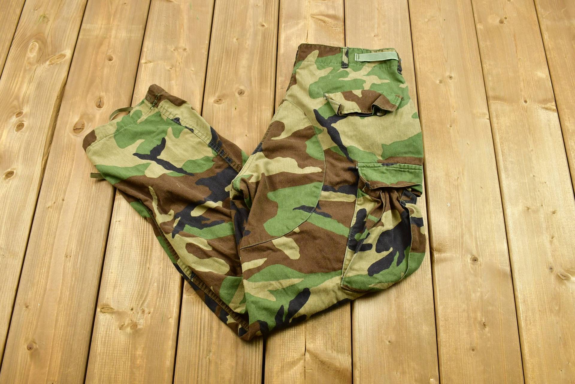 Vintage 90Er Jahre Camouflage Cargo Pocket Armeehose Größe M Kurz/streetwear Mode Jagd - & Angelausrüstung Militärhose von Lostboysvintage