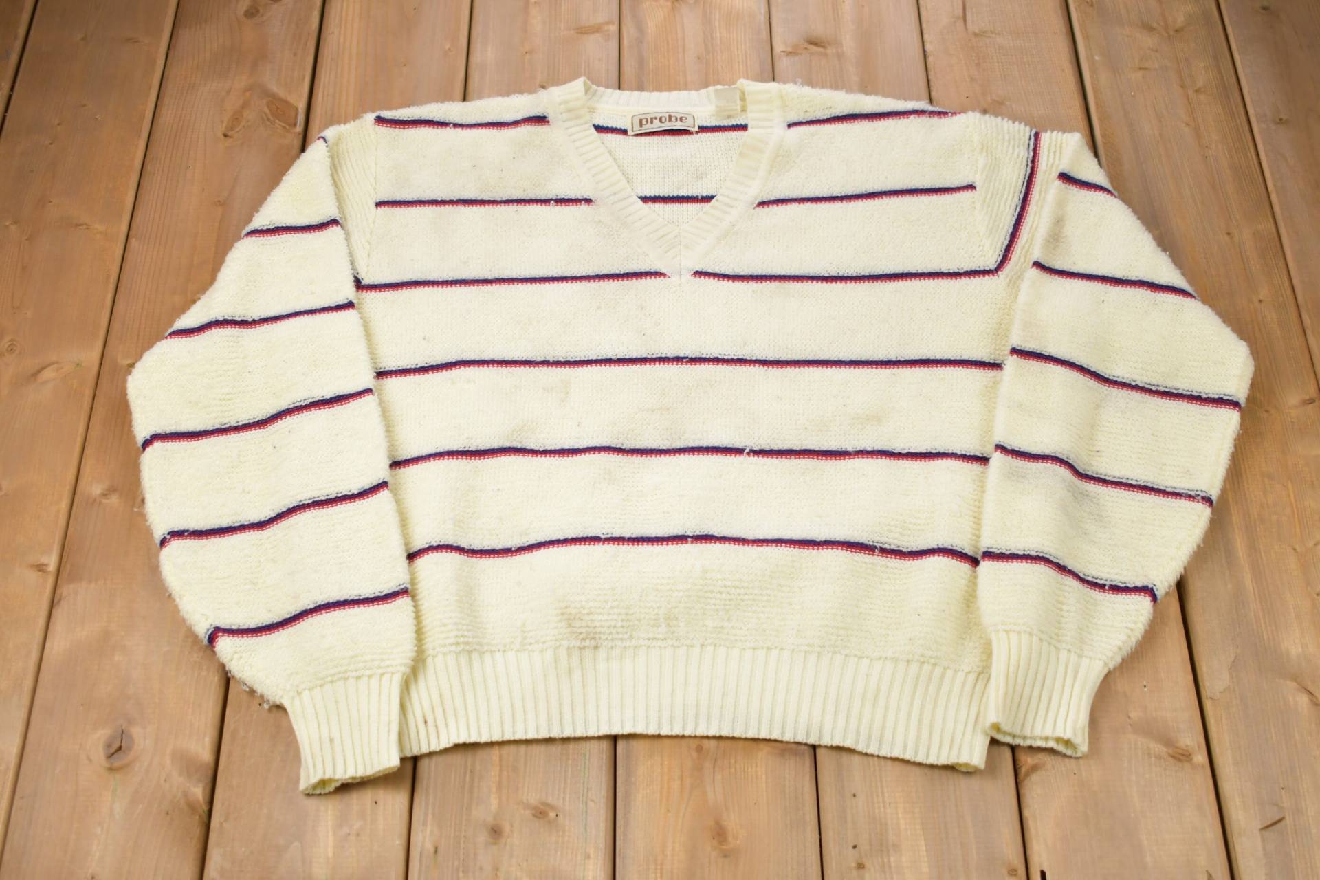 Vintage 90Er Jahre Probe Gestreifter Strickpullover/V-Ausschnitt Muster Pullover Outdoor Hand Gestrickt Vintage 90Er Jahre Probe Gestreifter Strickpullover/V-Ausschnitt Muster Pullover Outdoor Hand Gestrickt von Lostboysvintage