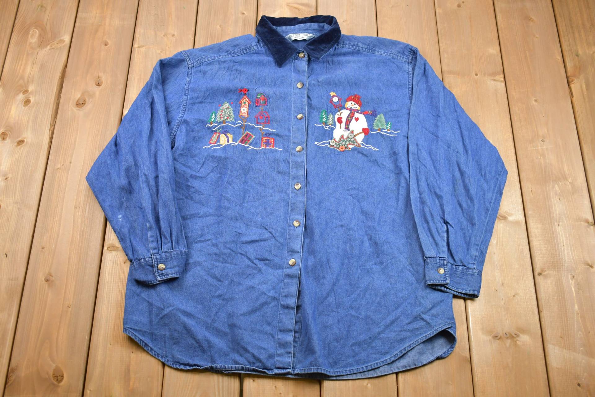 Vintage 90Er Jahre Schneemann Gesticktes Victoria Jones Hemd Mit Knopfleiste, 1990Er Button Up, Flanell, Freizeitkleidung, Muster Up von Lostboysvintage