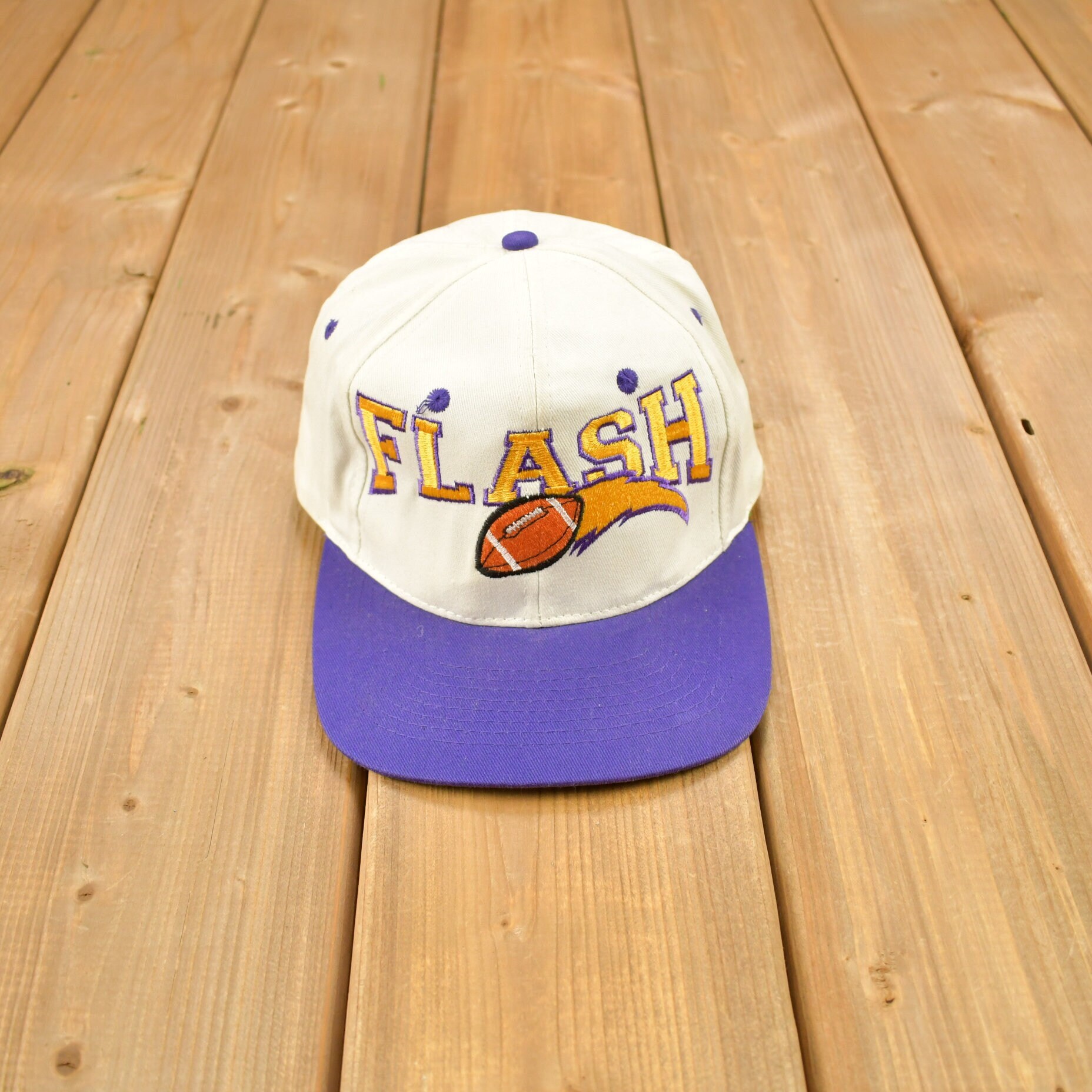 Vintage 1990Er Flash Football Logo Snap Back Hut/Osfa 90Er Bestickt 2 Ton Lila von Lostboysvintage