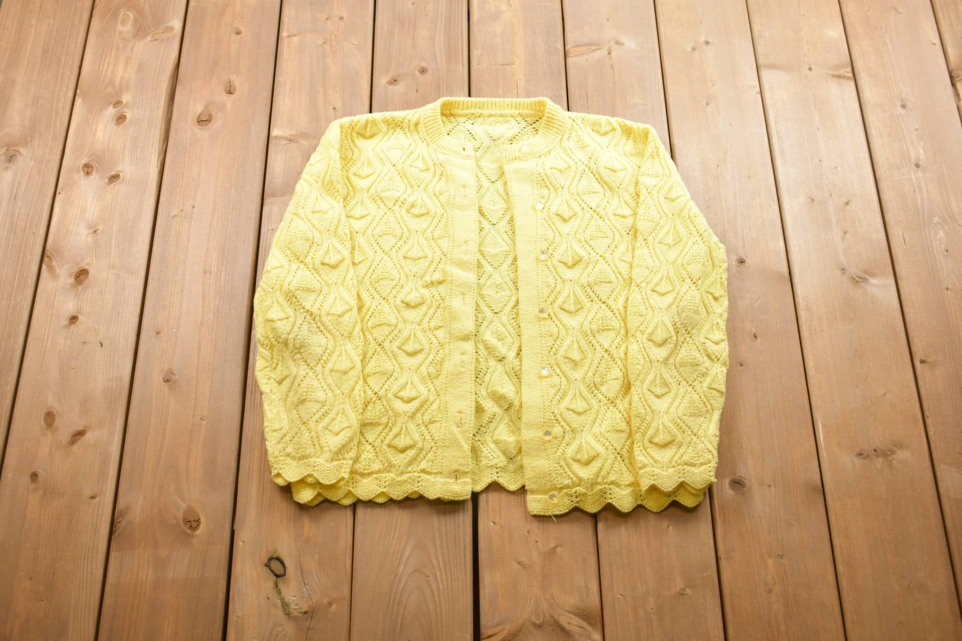 Vintage Strickjacke/90Er Jahre Cardigan Muster Pullover Outdoor Hand Gestrickt Sweatshirt Vintage Strickjacke/90Er Jahre Cardigan Muster Pullover Outdoor Hand Gestrickt Sweatshirt von Lostboysvintage