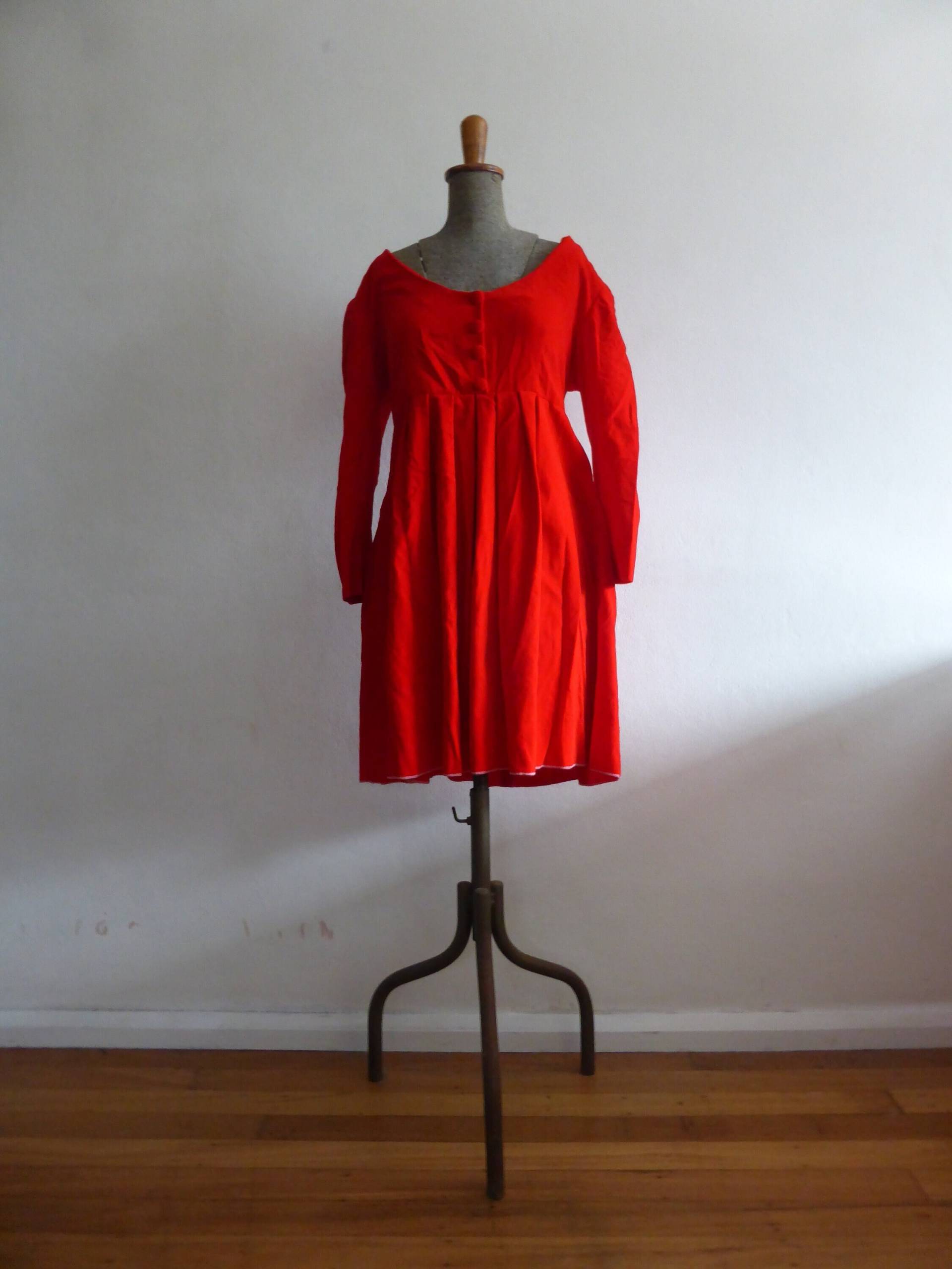 1960Er Jahre Langarm Rot Samt Minikleid 1960Er Jahre Langarm Rot Samt Minikleid von LostinSonderVintage