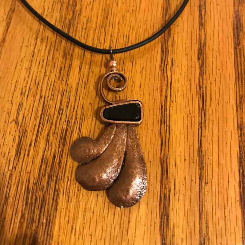 Lotsacopper "Frau Federstein" Anhänger von LotsaCopper