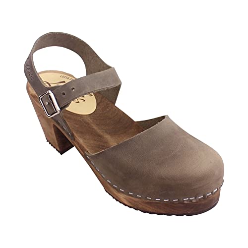 Lotta From Stockholm Highwood Clog Sandale mit hohem Absatz Fuer Damen | Mar-Jane-Stil-Schuh Clogs Handgefertigt in Schweden mit braunem Erlenholz Basis und geoeltem Nubukleder | Taupe Größe 39 von Lotta From Stockholm