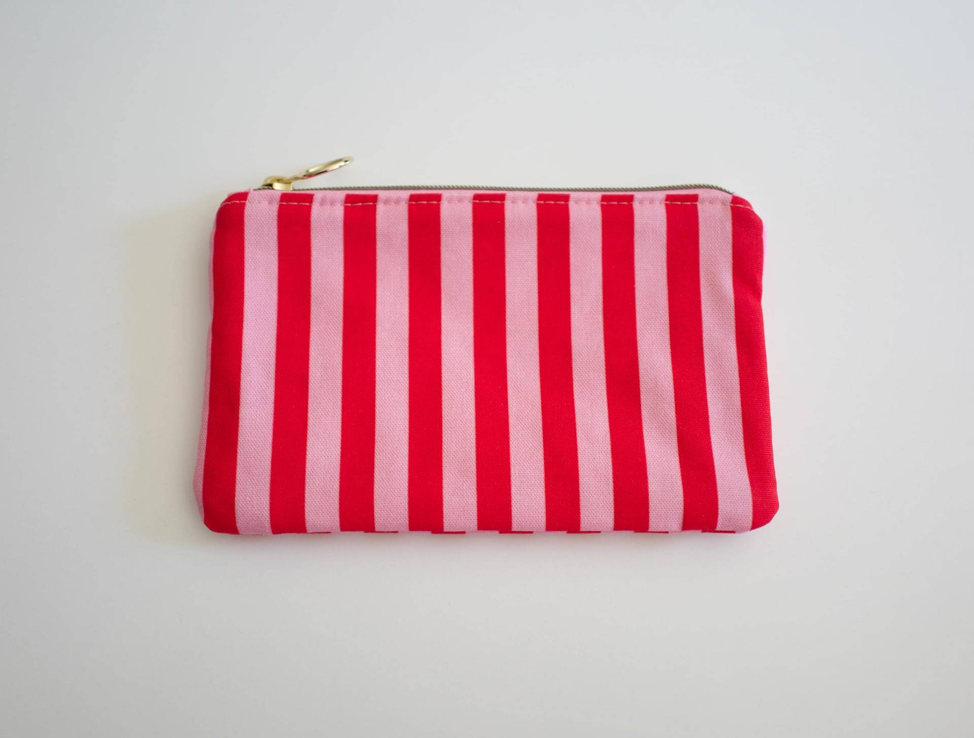 Kosmetiktasche/Pouch Rosa-Rot Gestreift Kosmetiktasche/Pouch Rosa-Rot Gestreift von LottaArtDesign