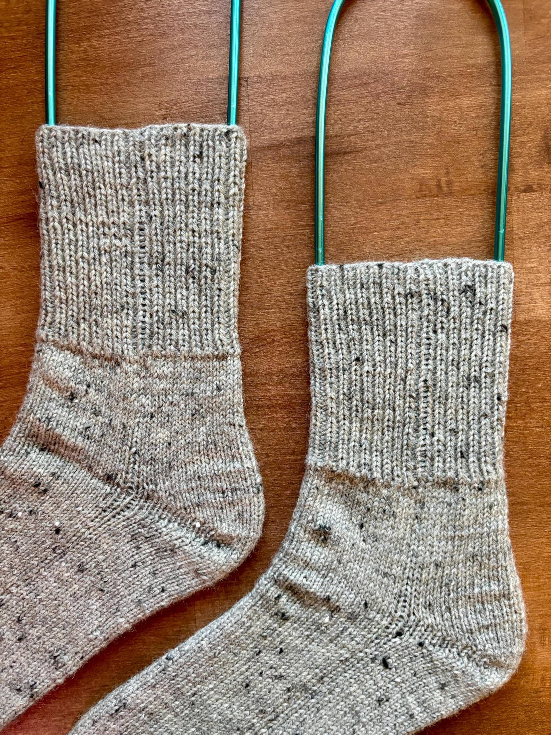 Cozy Socks, Handgestrickte Socken, Wollsocken, Kuschelsocken | 44/45 von Lottaisknitting