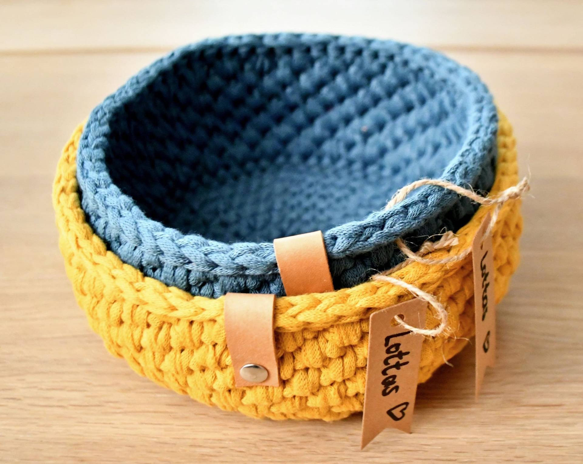 Textilkorb Häkelkorb Korb Aus Textilgarn Brotkorb Aufbewahrung Utensilo Aufbewahrungskorb Runder Handmade Gehäkelter von LottasLaden