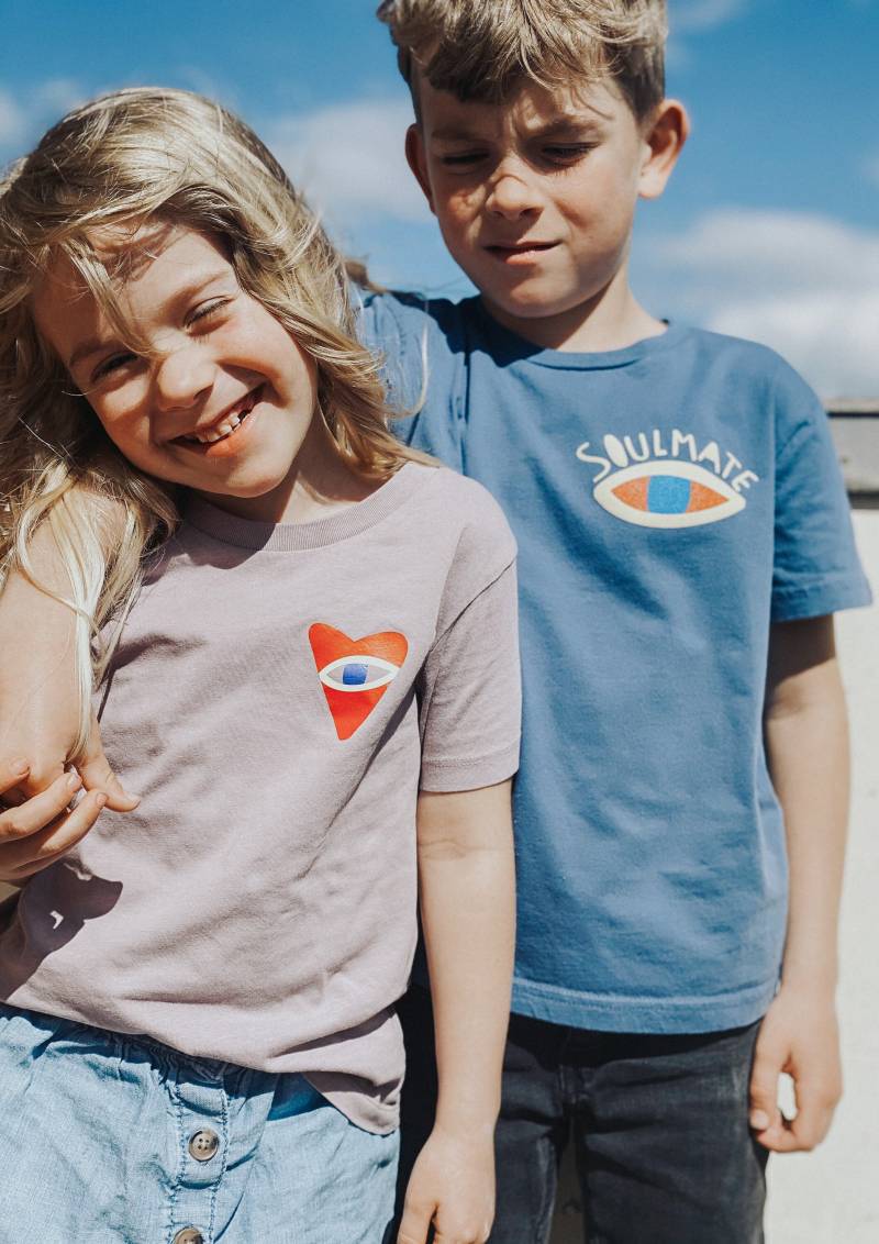 Bio-Baumwollshirt Mit Handgemachten Print Als Geschenk Für Deinen Seelenverwandten - Partnerlook Mini Me|Geschwister Bio-Baumwollshirt Mit Handgemachten Print Als Geschenk Für Deinen Seelenverwandten - Partnerlook Mini Me|Geschwister von LottaundPepe