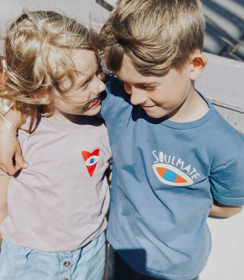 Bio-Baumwollshirt Mit Handgemachten Print Auf Siebdruckbasis Als Geschenk Für Deinen Seelenverwandten - Partnerlook Mini Me|Geschwister Bio-Baumwollshirt Mit Handgemachten Print Auf Siebdruckbasis Als Geschenk Für Deinen Seelenverwandten - Partnerlook Mini Me|Geschwister von LottaundPepe