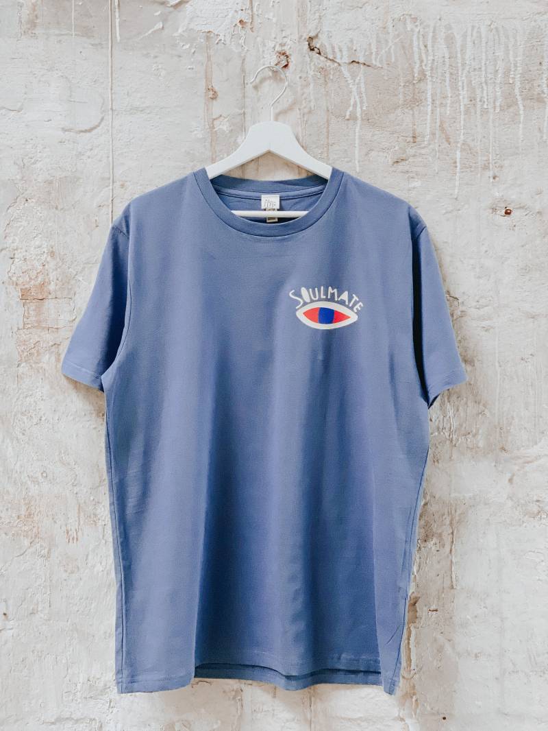 Bio-Baumwollshirt Mit Handgemachten Print Auf Siebdruckbasis Als Geschenk Für Deinen Seelenverwandten - Partnerlook Mini Me Bio-Baumwollshirt Mit Handgemachten Print Auf Siebdruckbasis Als Geschenk Für Deinen Seelenverwandten - Partnerlook Mini Me von LottaundPepe