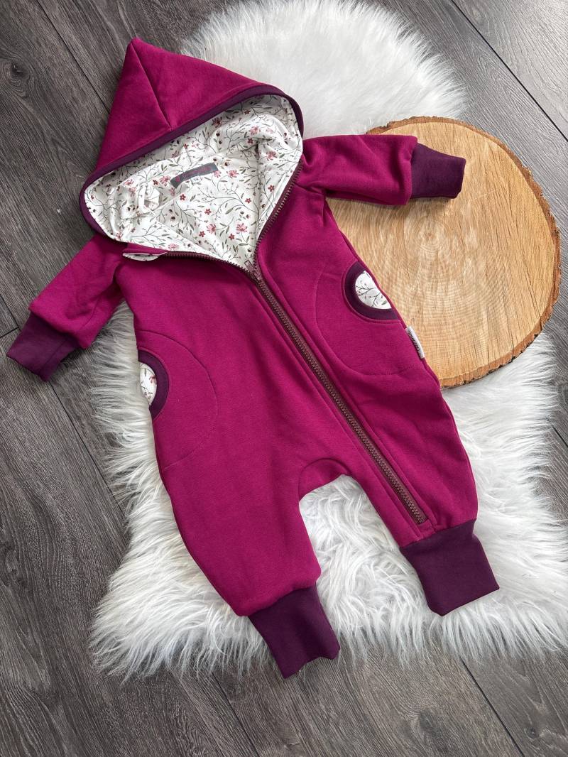 Sweatoverall Gr. 74 Beere Pink Weiß Blumen Overall von LotteKarliese