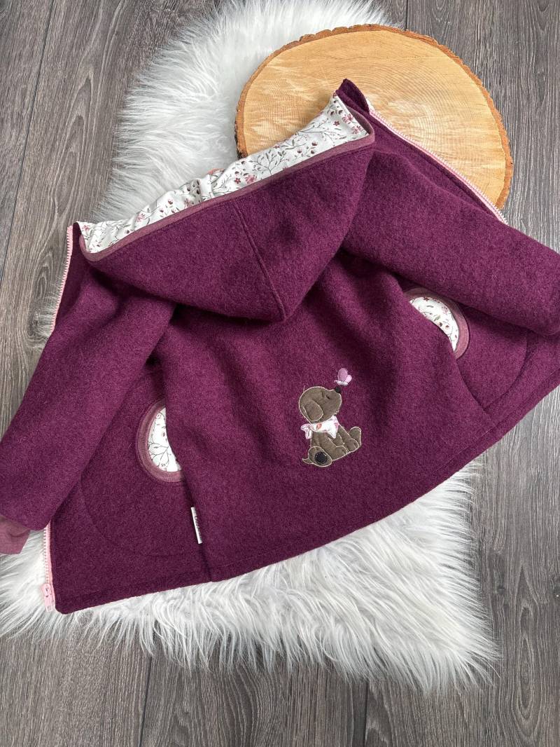 Walkjacke Gr. 56 - 164 Beere Weiß Gefüttert Hund Stickerei von LotteKarliese