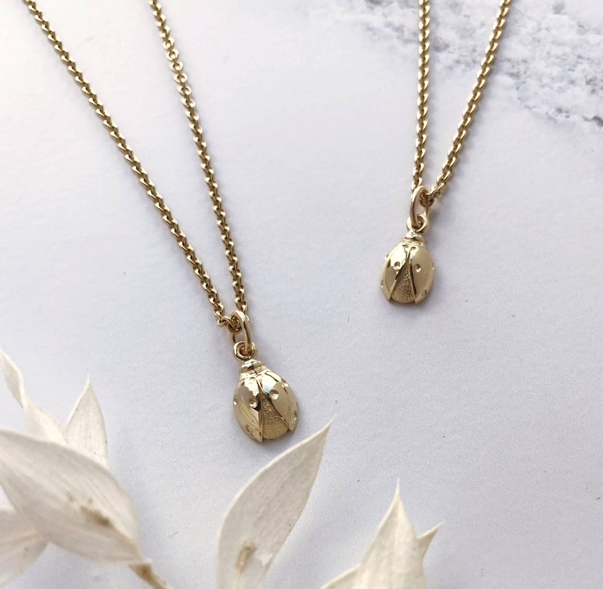 Handgefertigt, Solide 9Ct Gelb Marienkäfer Halskette, Halskette Anhänger, Schmuck Handgefertigt, Solide 9Ct Gelb Marienkäfer Halskette, Halskette Anhänger, Schmuck von LottieJewellery