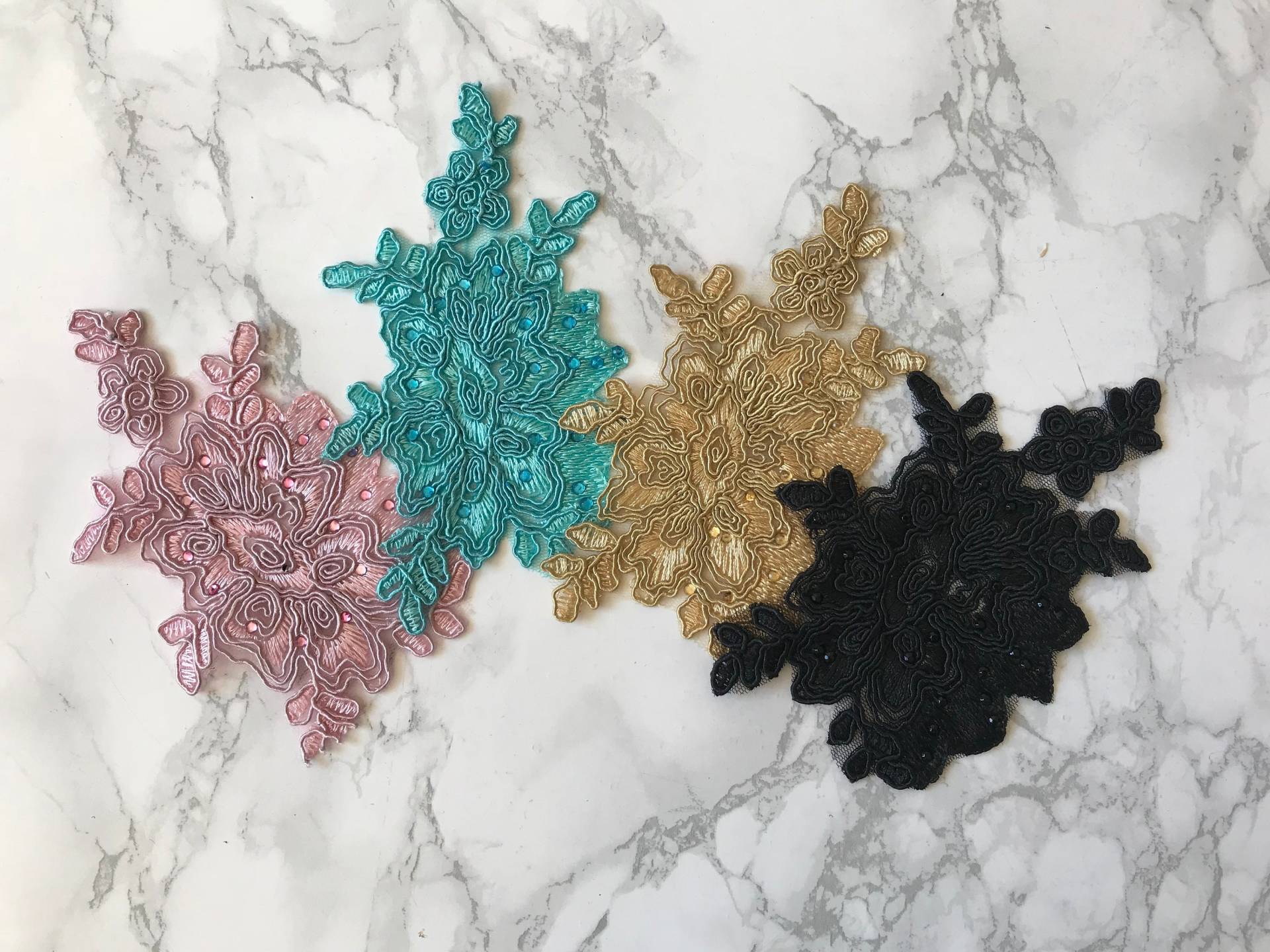 1 Paar Spitzen Applikation Stickdatei Blume Diy Strass Verschönert 14, 5cm 1 Paar Spitzen Applikation Stickdatei Blume Diy Strass Verschönert 14, 5cm von LottieLDN