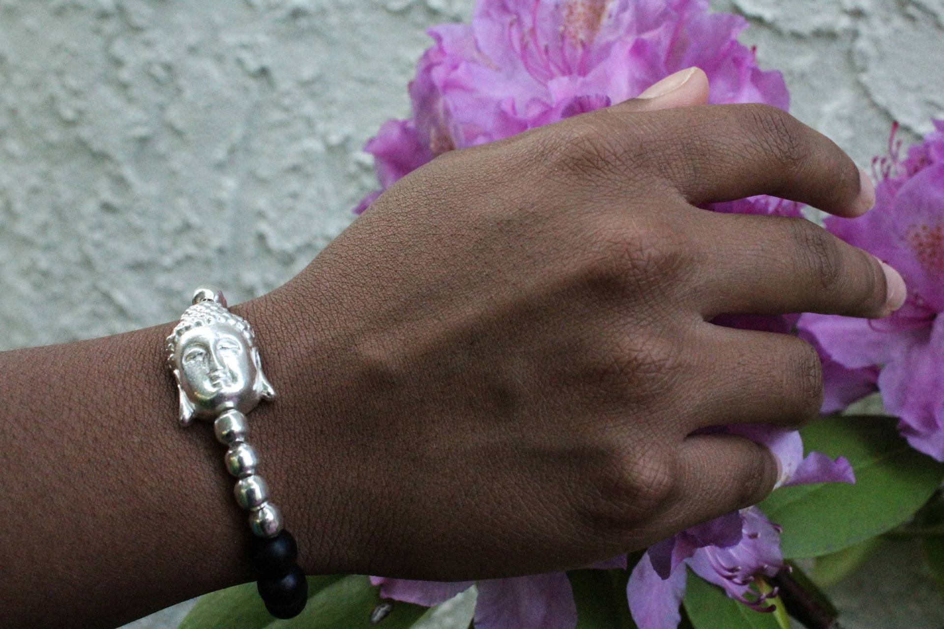 Silbernes Und Schwarzes Buddha-Armband von LottieRaye