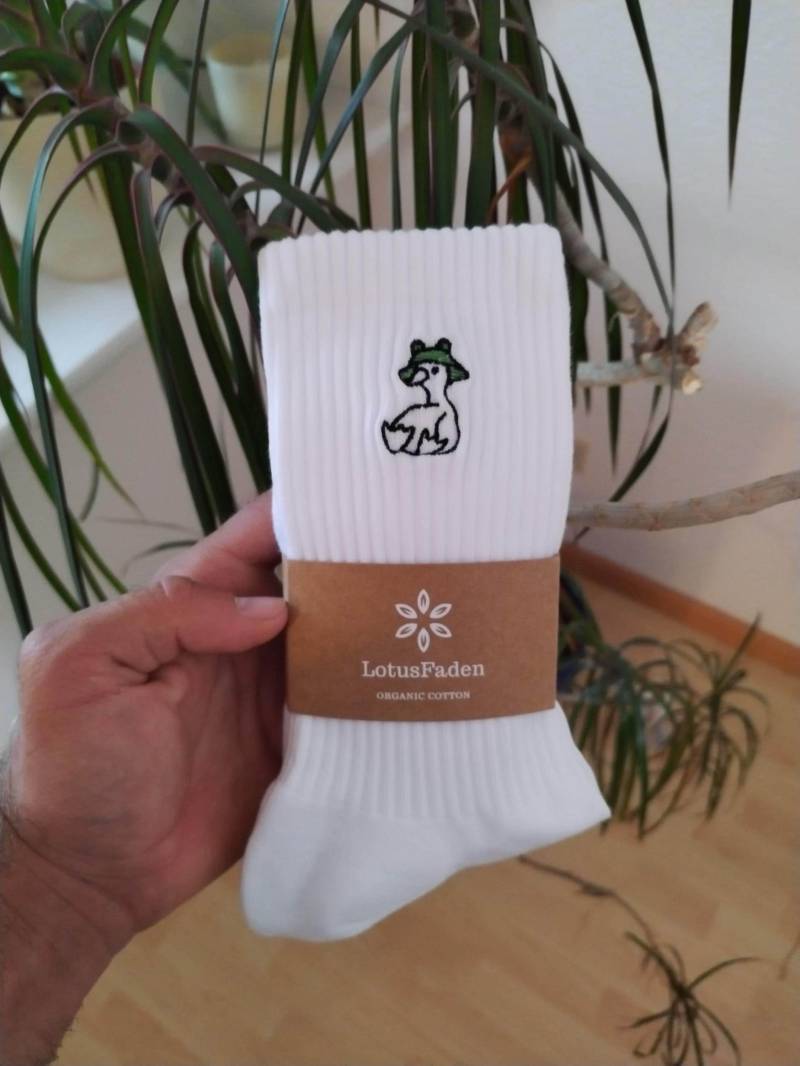Socken Bestickt Mit Einer Ente | Anglerente | Tennissocken Bio Baumwolle Größe 37-44 Made in Eu Weiß Socken Bestickt Mit Einer Ente | Anglerente | Tennissocken Bio Baumwolle Größe 37-44 Made in Eu Weiß von LotusFaden