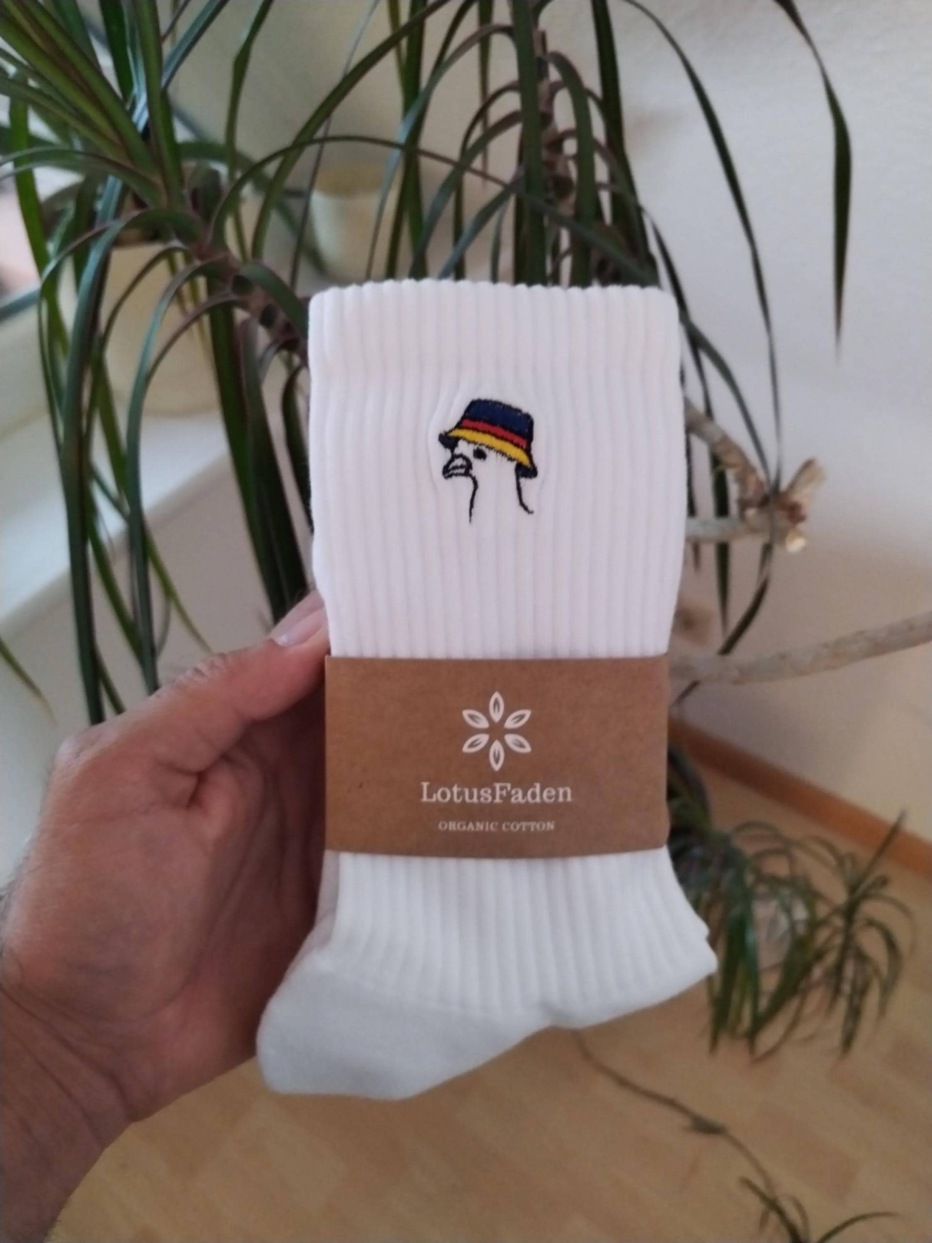 Socken Bestickt Mit Einer Taube | Anglertaube | Tennissocken Bio Baumwolle Größe 37-44 Made in Eu Weiß Socken Bestickt Mit Einer Taube | Anglertaube | Tennissocken Bio Baumwolle Größe 37-44 Made in Eu Weiß von LotusFaden