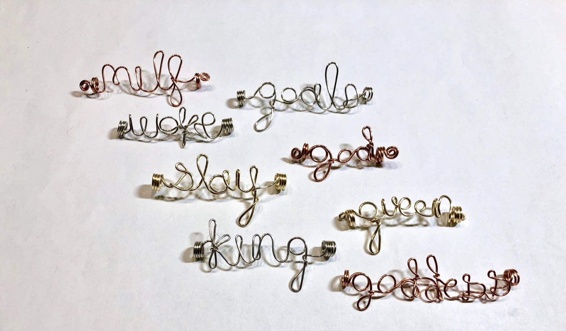 Silber Name Platte Loc Schmuck Dreadlocks Fürchten, Dass Perlen Kristalle Der Heilung Haar Hair Pins Clips Locs Schmuckdraht Viking Gewickelt Silber Name Platte Loc Schmuck Dreadlocks Fürchten, Dass Perlen Kristalle Der Heilung Haar Hair Pins Clips Locs Schmuckdraht Viking Gewickelt von LotusMoonCo