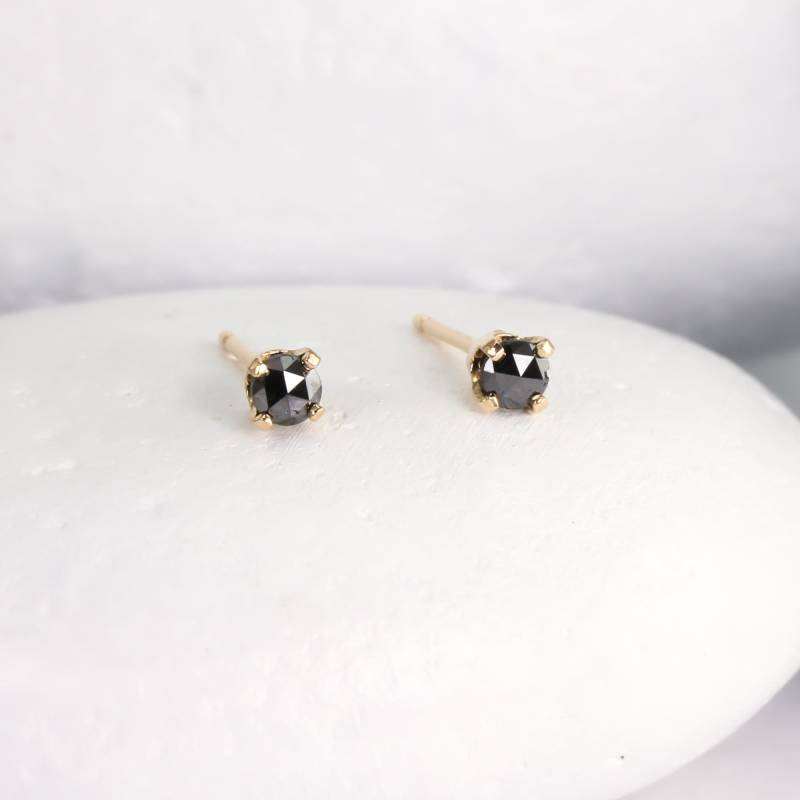 Winzige Schwarze Diamant Ohrringe Mit 14K Oder Sterling Silber Beiträge, 2.5-3 Mm Ohrstecker, Diamanten Im Brillant - Rosenschliff von LotusStone