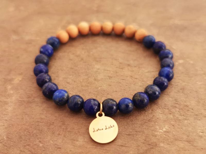 Edelstein Armband Lapis Lazuli Sandelholz Yoga Schmuck Edelsteinschmuck Geschenk Set | Heilstein Freundschaftsarmband Affirmationskarten von Lotuslicht