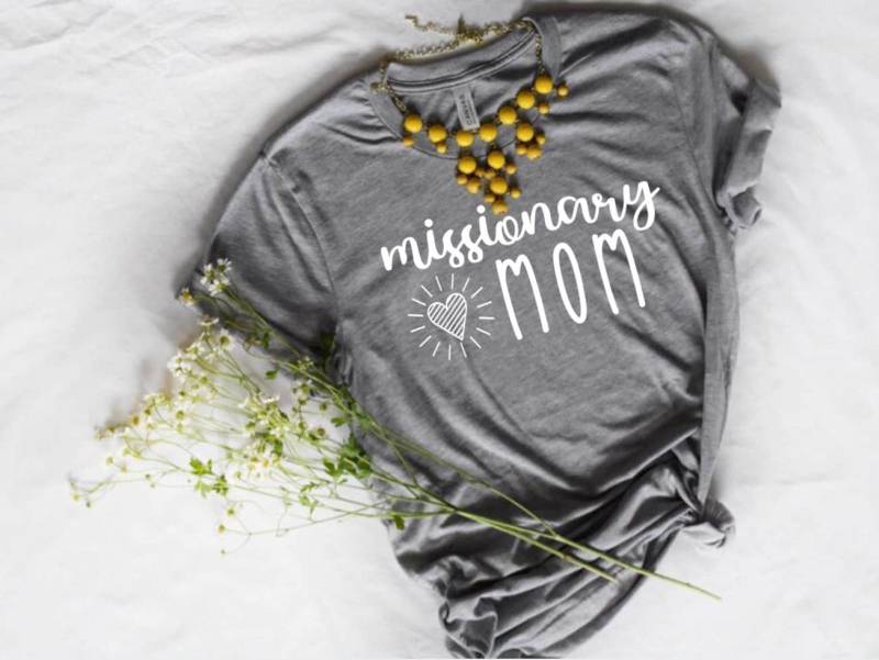 Missionar Mama T-Shirt | Lds Geschenk Für Mormonen-Tshirt Muttertagsgeschenk Kurzärmeliges Unisex-T-Shirt von LouAndMimi
