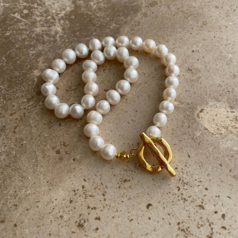 statement Perlenkette Mit Klobigem T-steg Verschluss statement Perlenkette Mit Klobigem T-steg Verschluss von LouciAccessories