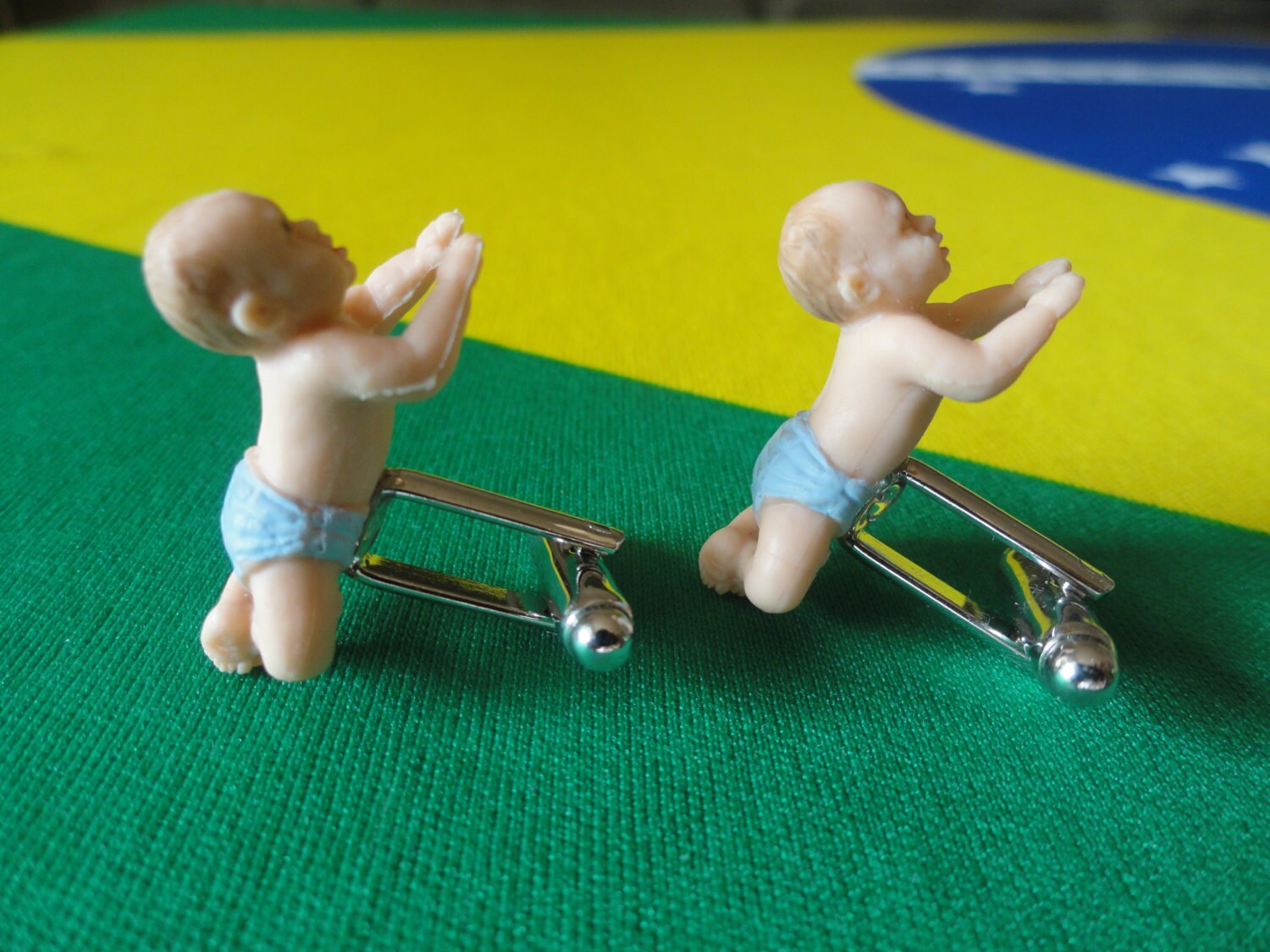 Baby Manschettenknöpfe, Reversnadeln, Krawattenstangen, Ohrringe, Schmuck Und Accessoires von LoudCufflinks