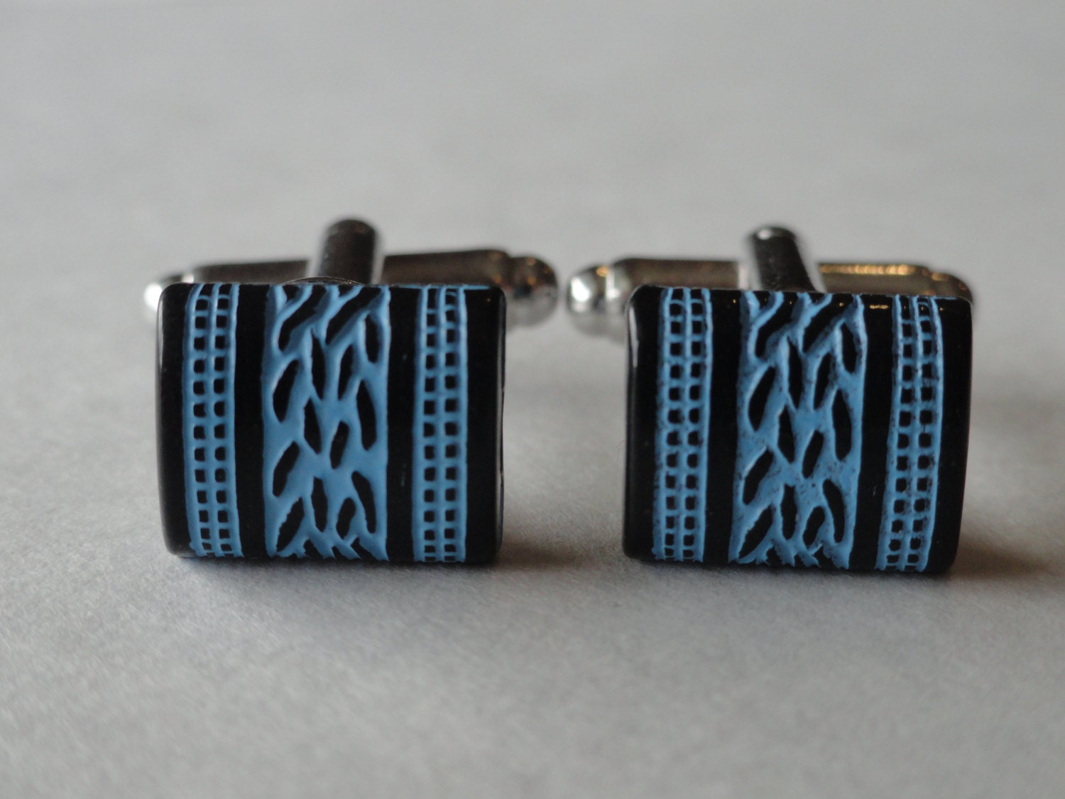 Blau Und Schwarz Gemusterte Manschettenknöpfe, Reversstifte, Krawattenstangen, Ohrringe, Schmuck Accessoires von LoudCufflinks