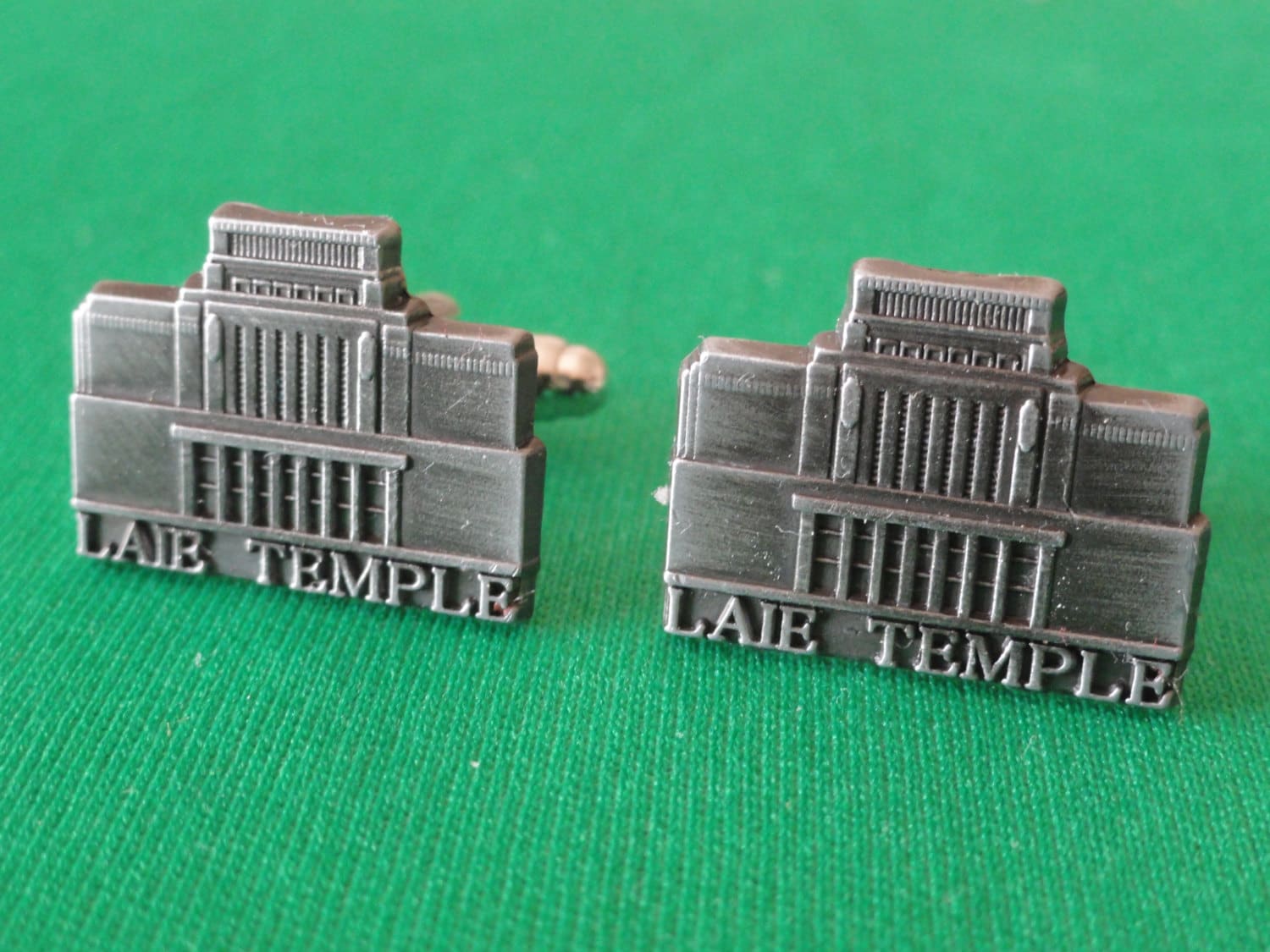 Laie Tempel Manschettenknöpfe, Reversnadeln, Krawattenstangen, Ohrringe, Schmuck Und Accessoires von LoudCufflinks